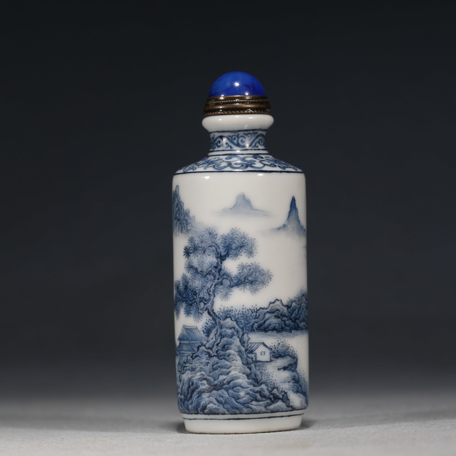 An Exquisite Blue and White Interlocking Famille-Rose Antique Pattern Flattened Snuff Bottle: An Exquisite Blue and White Interlocking Famille-Rose Antique Pattern Flattened Snuff Bottle,Qing Dynasty,China,Yongzheng Four-character Mark,Size:2.2in×0.8in×3.1in