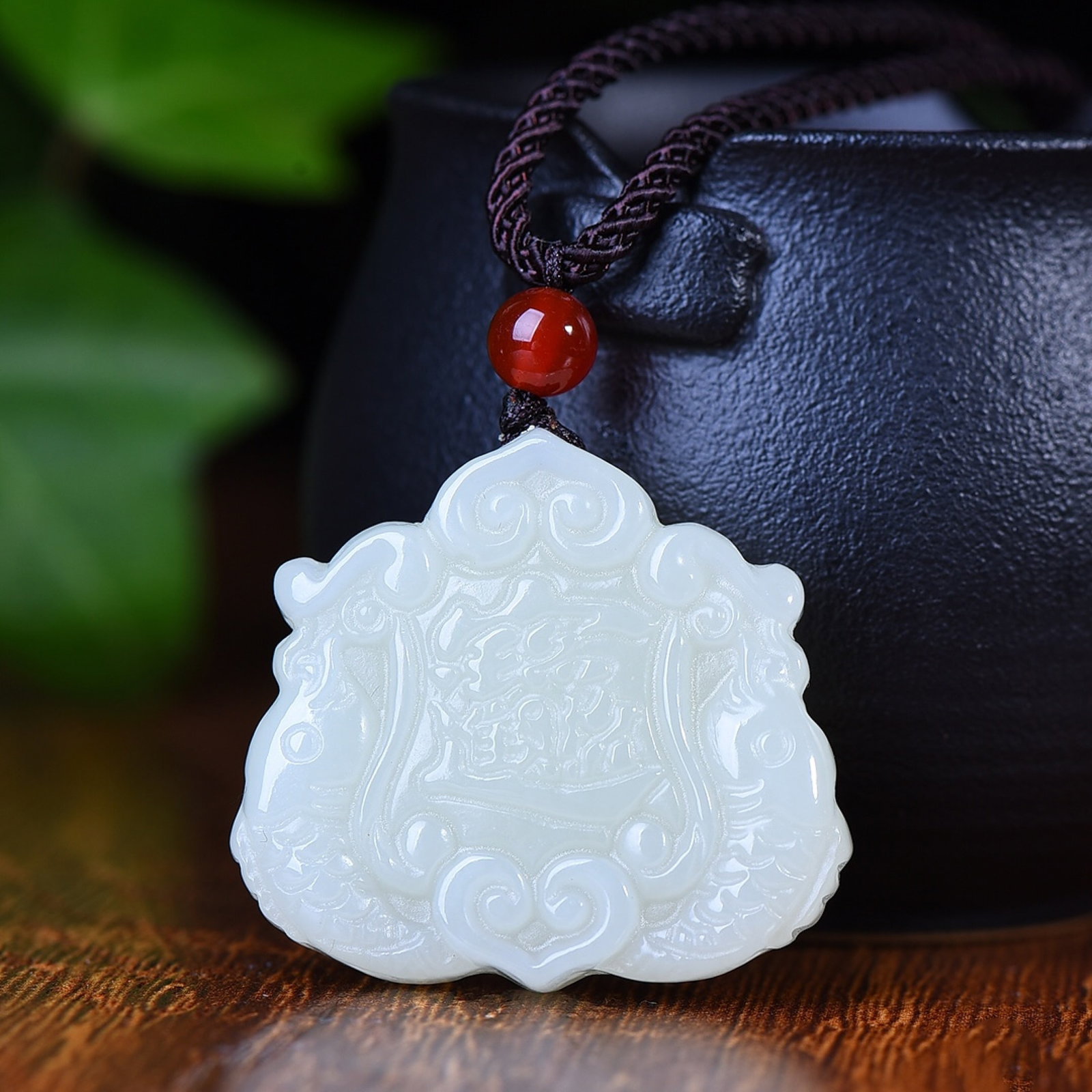 An Exquisite White Jade Fish Pattern Pendant: An Exquisite White Jade Fish Pattern Pendant,Size:32mmx35mm (寓意)辟邪 保平安 白玉鱼纹吊坠
