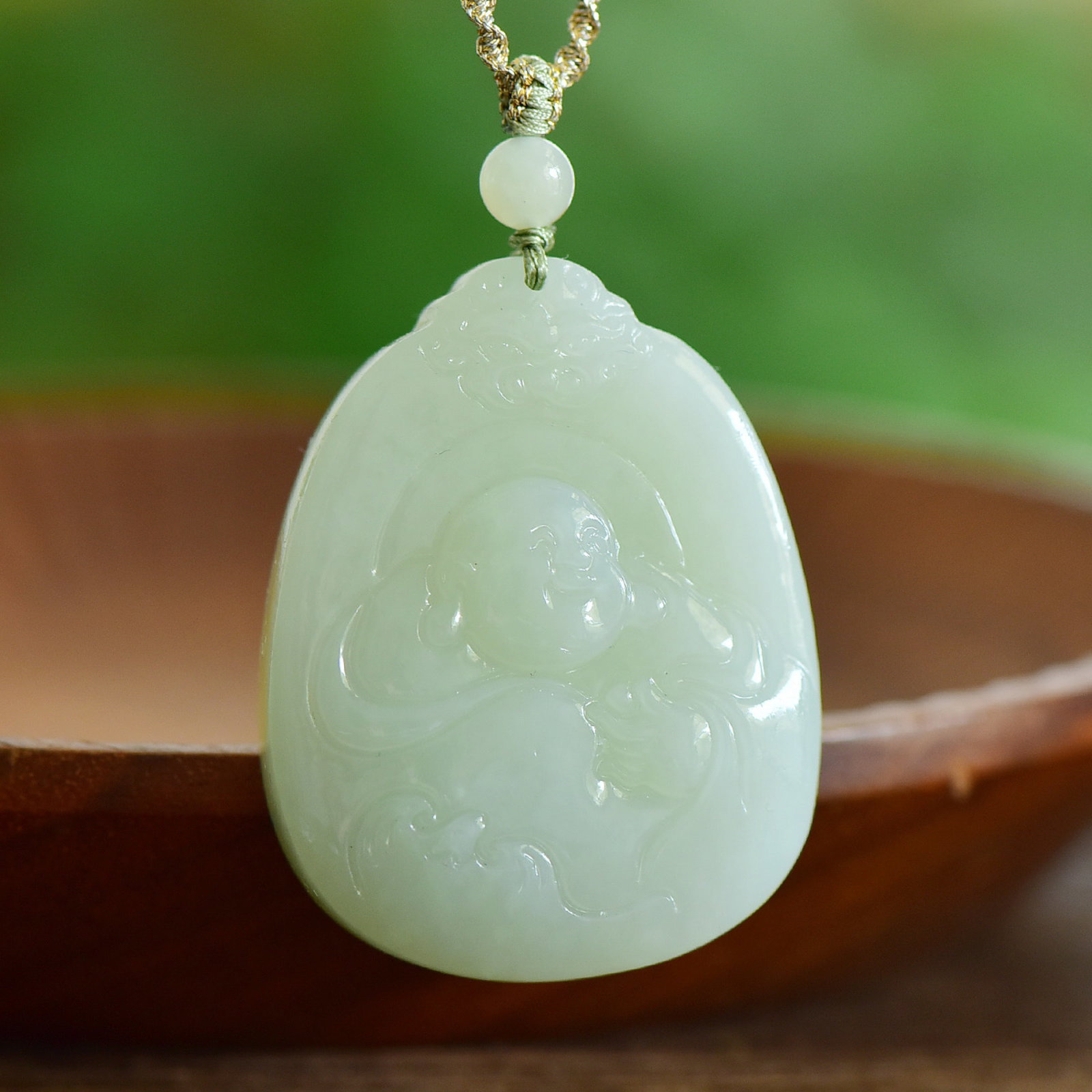 An Exquisite White Jade Maitreya Buddha Pendant: An Exquisite White Jade Maitreya Buddha Pendant,Size:47mmx36mm 寓意:吉祥 心怀天下 能容天下事 白玉弥Ô