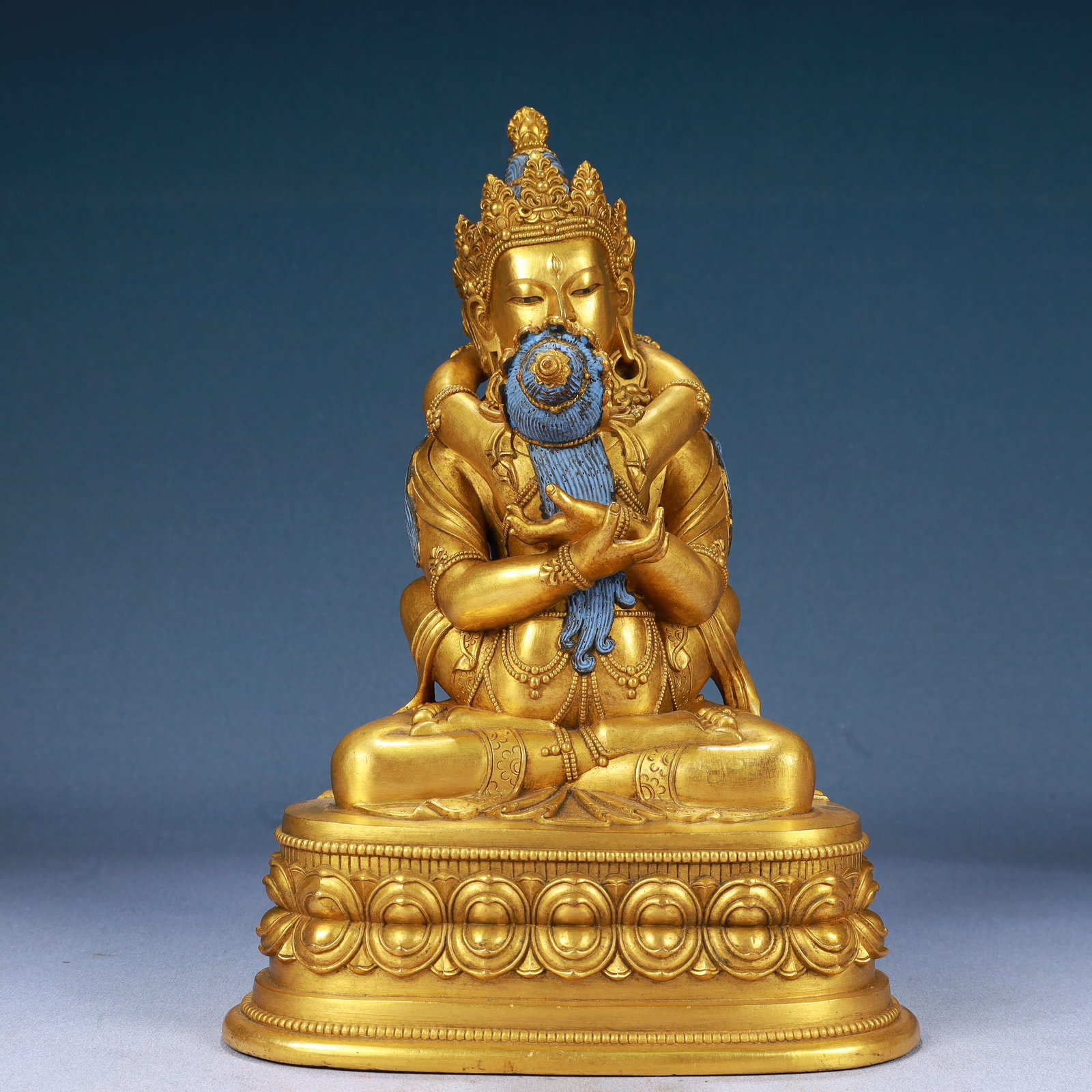 A Solemn Gilt Bronze Statue of Chakrasamvara: A Solemn Gilt Bronze Statue of Chakrasamvara,Qing Dynasty, China,Size:8.3inx6.3inx11.8in,Weight:5600g 铜鎏金胜乐金刚像,中国清代