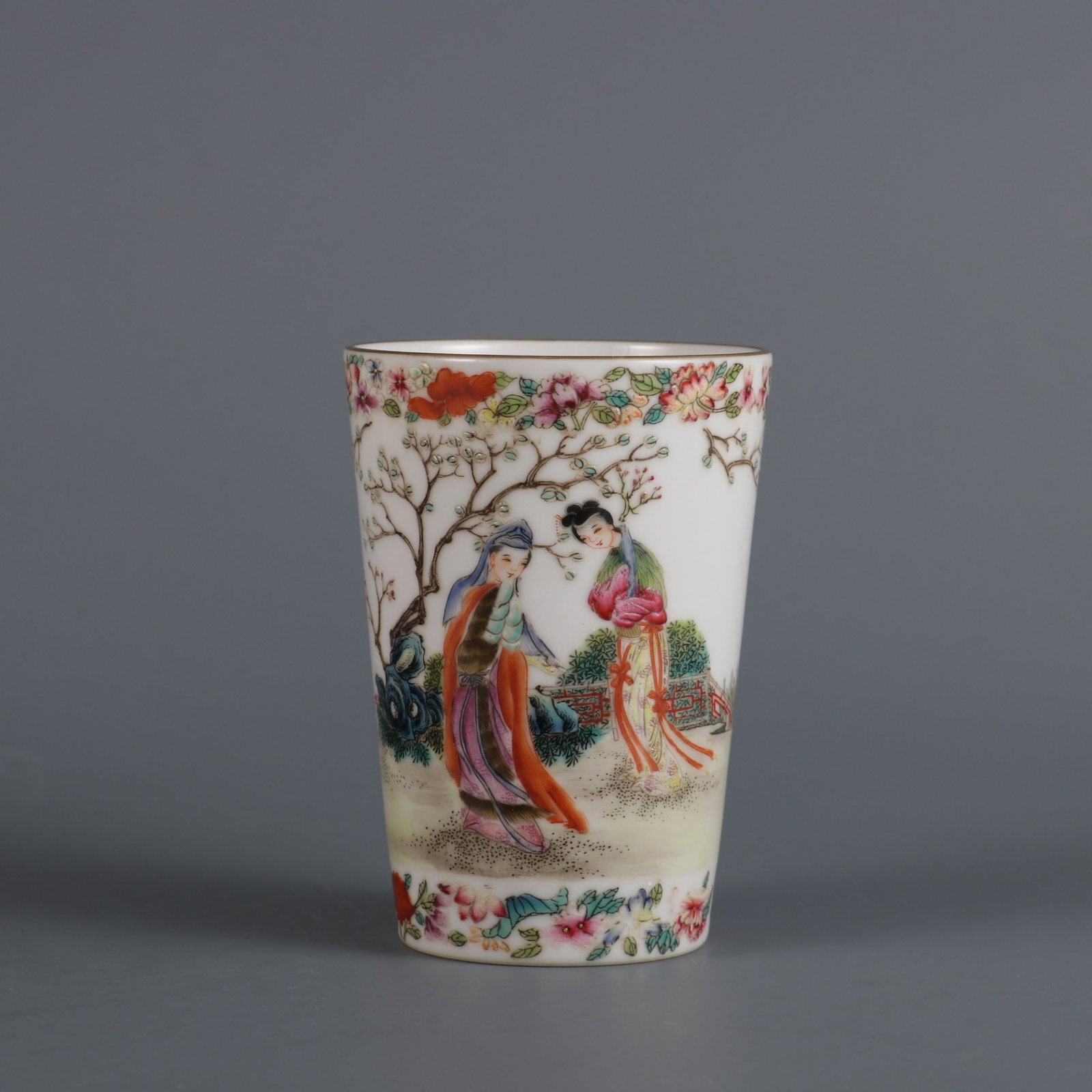 An Exquisite Famille-Rose Painted Gold Character and Story Pattern Cup,with poem: An Exquisite Famille-Rose Painted Gold Character and Story Pattern Cup,with poem,the Republic of China,With Mark,Size:3.4inx2.4in
