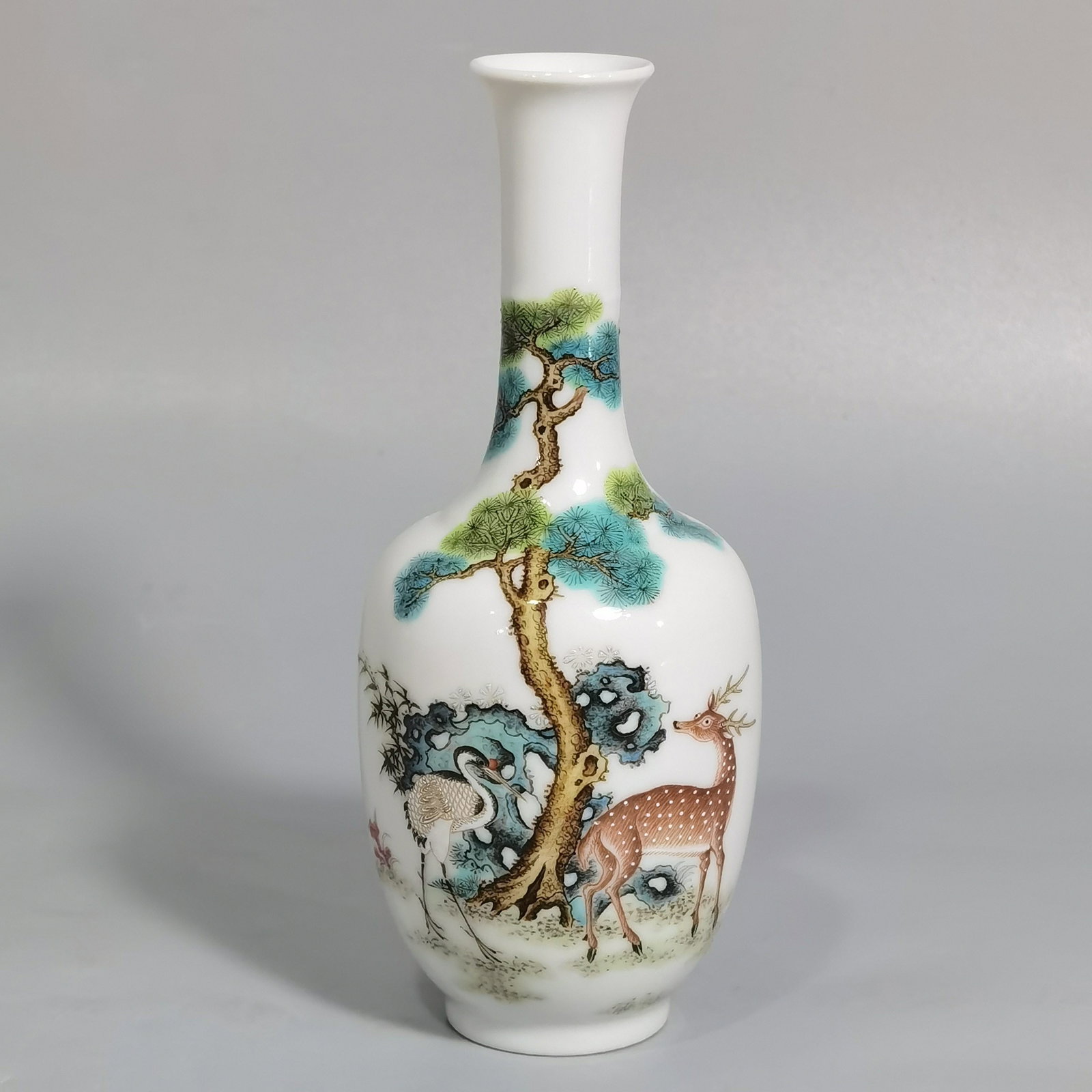An Exquisite Famille-Rose Pine and Deer Pattern Vase: An Exquisite Famille-Rose Pine and Deer Pattern Vase,Qing Dynasty,China,Yongzheng Four-character Mark,Size:5.1inx2.2in 粉彩松鹿纹瓶,中国清代