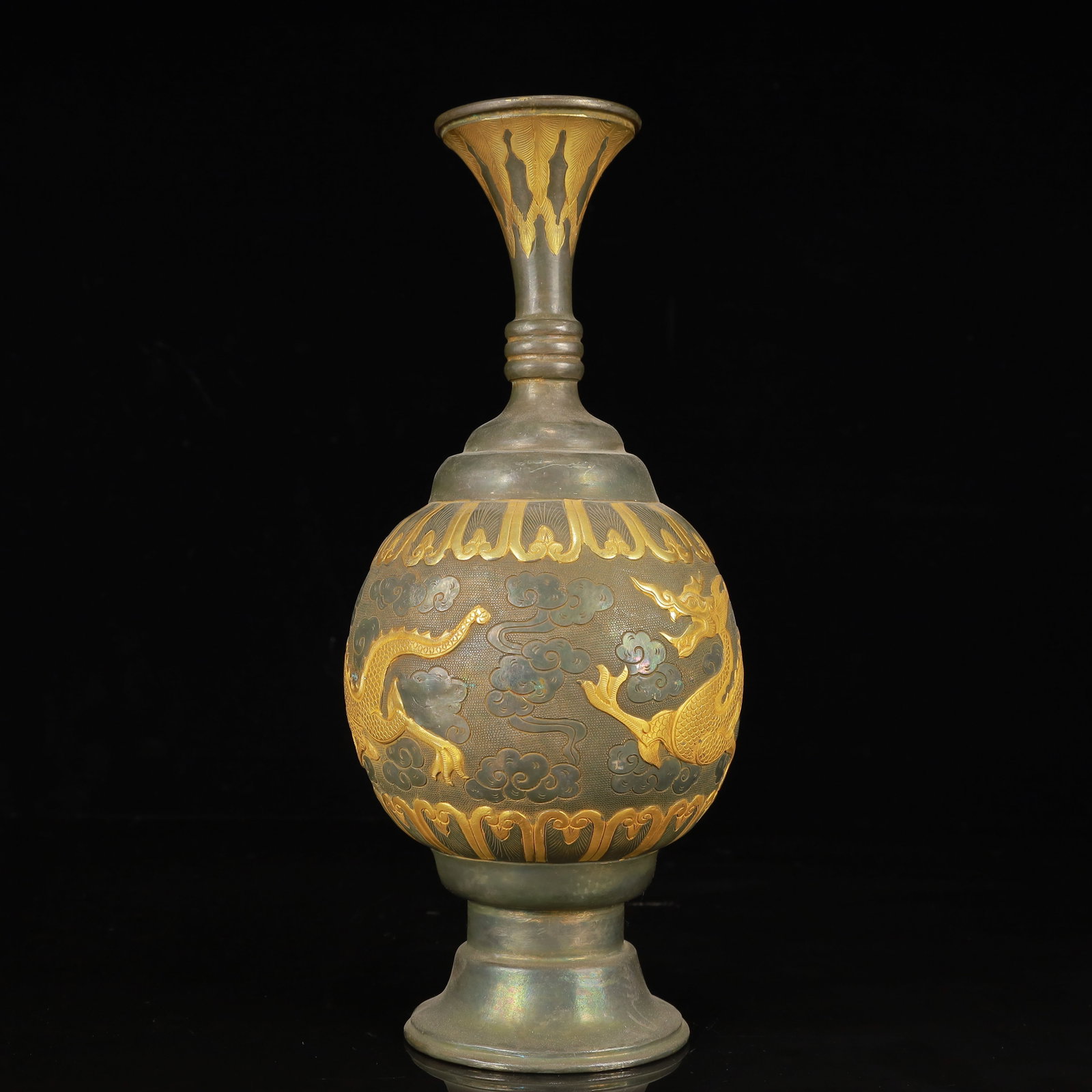 An Exquisite Gilt Silver Dragon Pattern Vase - 10