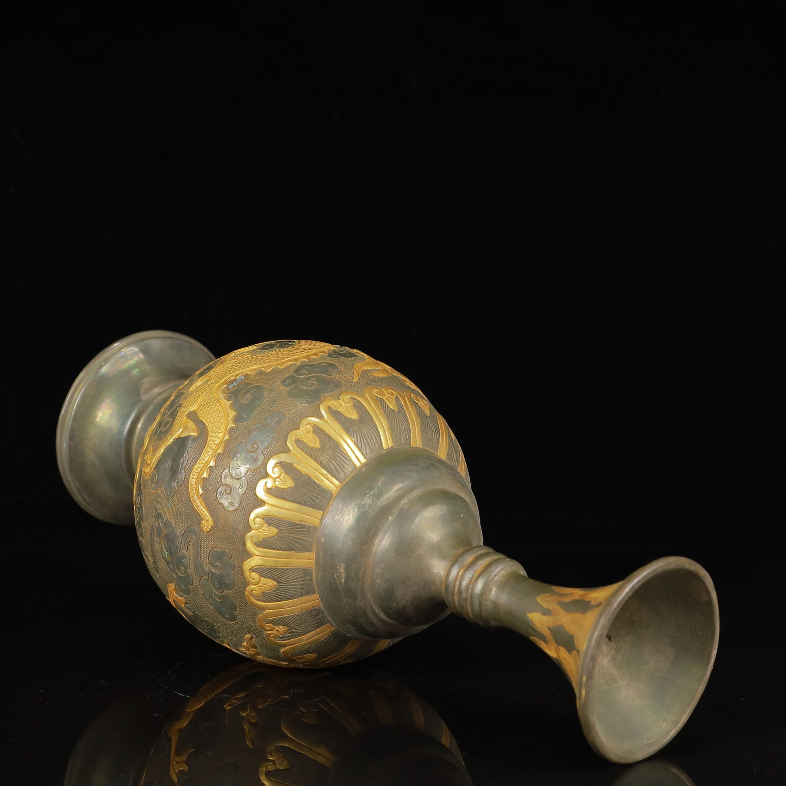 An Exquisite Gilt Silver Dragon Pattern Vase - 11