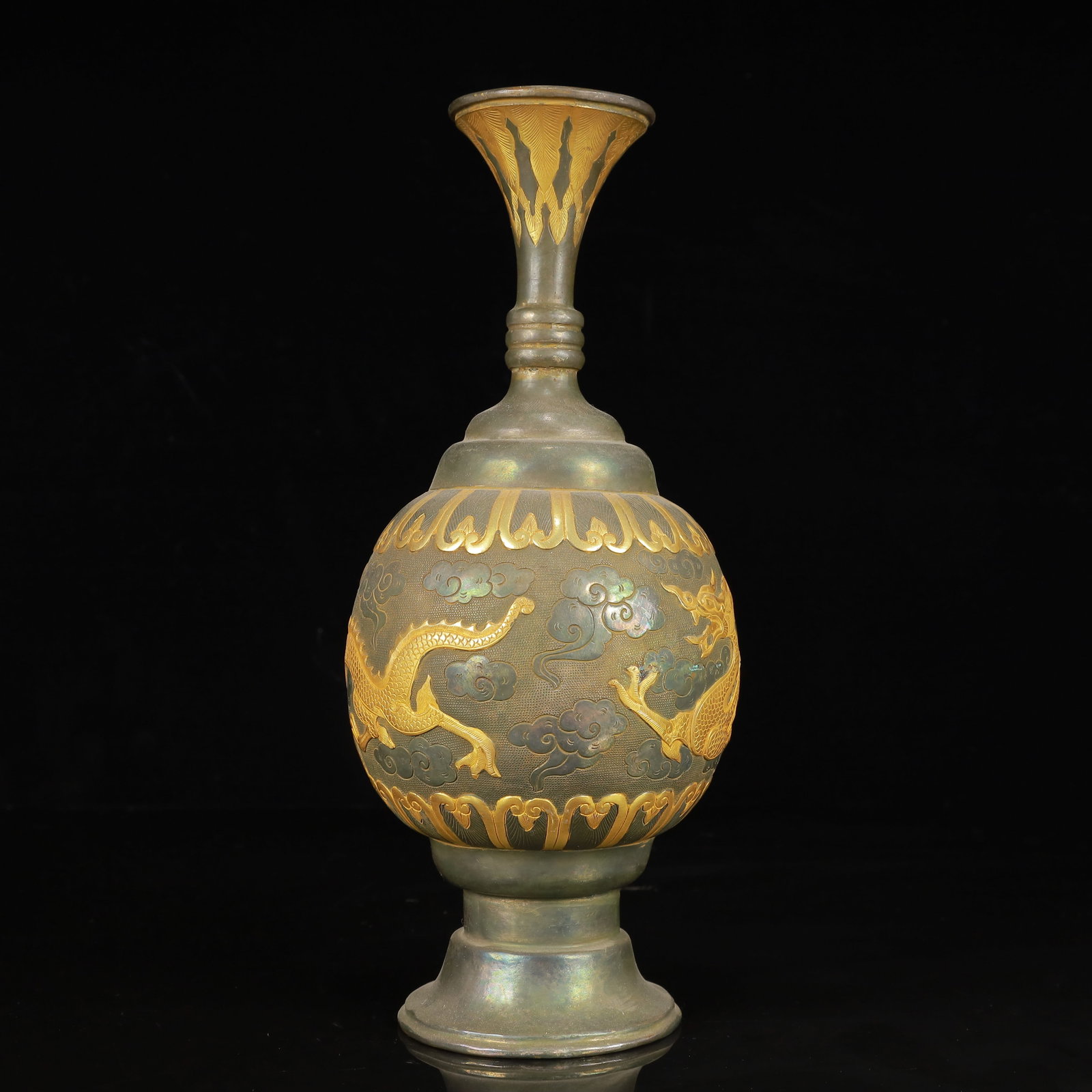 An Exquisite Gilt Silver Dragon Pattern Vase - 6