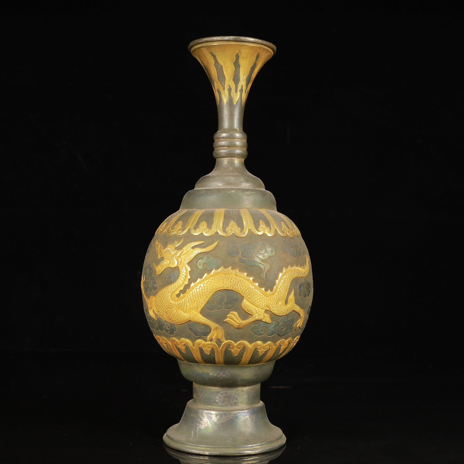 An Exquisite Gilt Silver Dragon Pattern Vase - 8