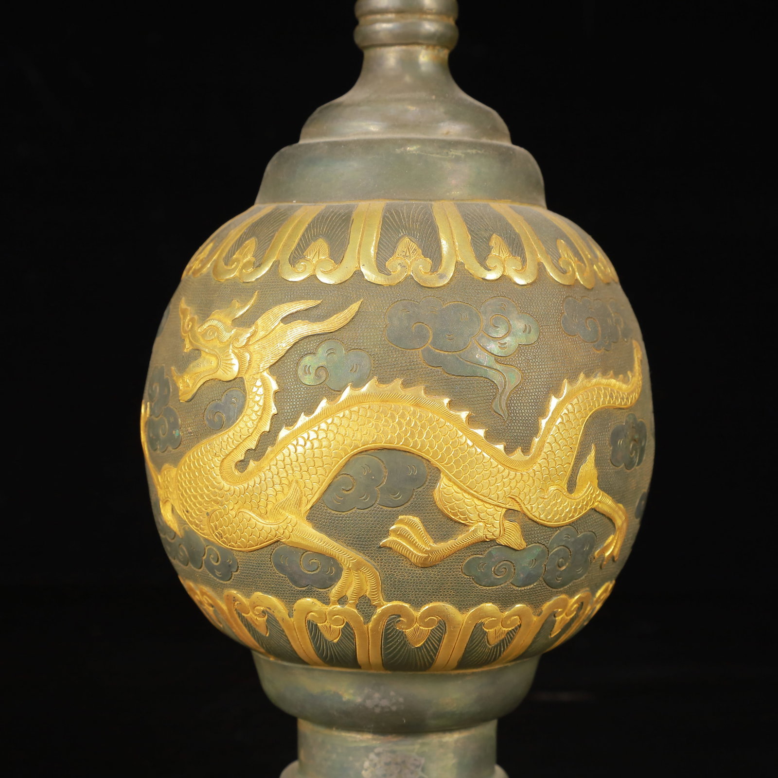 An Exquisite Gilt Silver Dragon Pattern Vase - 9