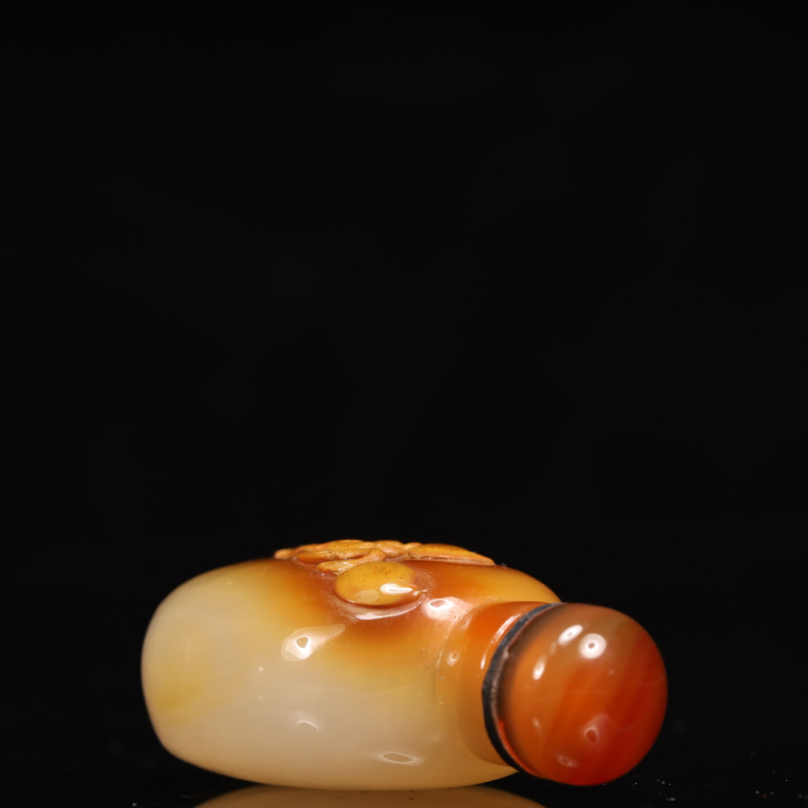 An Exquisite Agate Monkey and Peach Pattern Snuff Bottle - 7