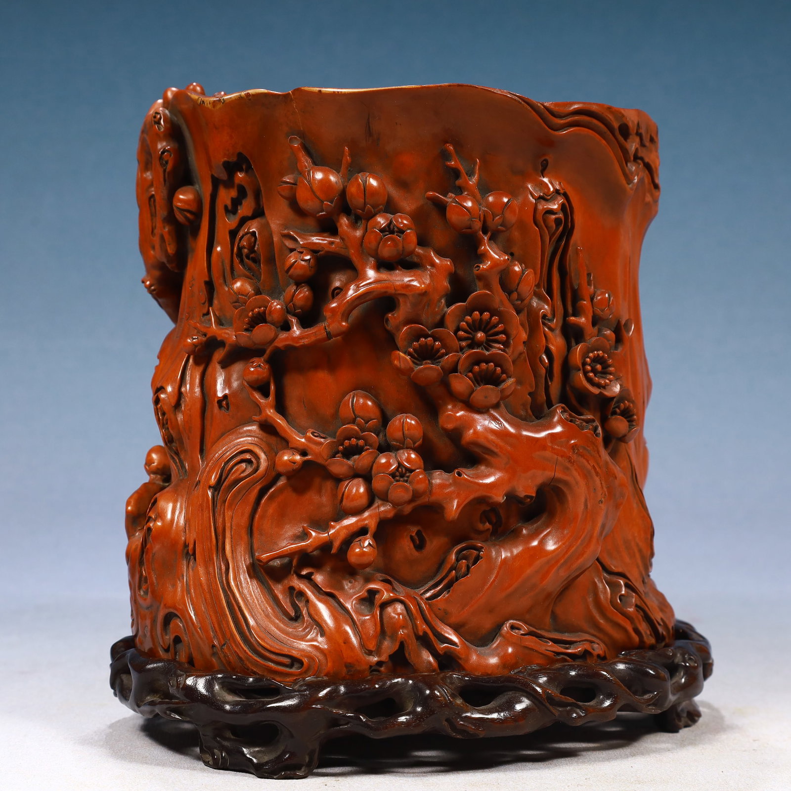 An Exquisite Boxwood Flower Pattern Brush Pot,With Base: An Exquisite Boxwood Flower Pattern Brush Pot,With Base,Qing Dynasty, China,Size:7.9inx7.5inx8.3in,Weight:2150g