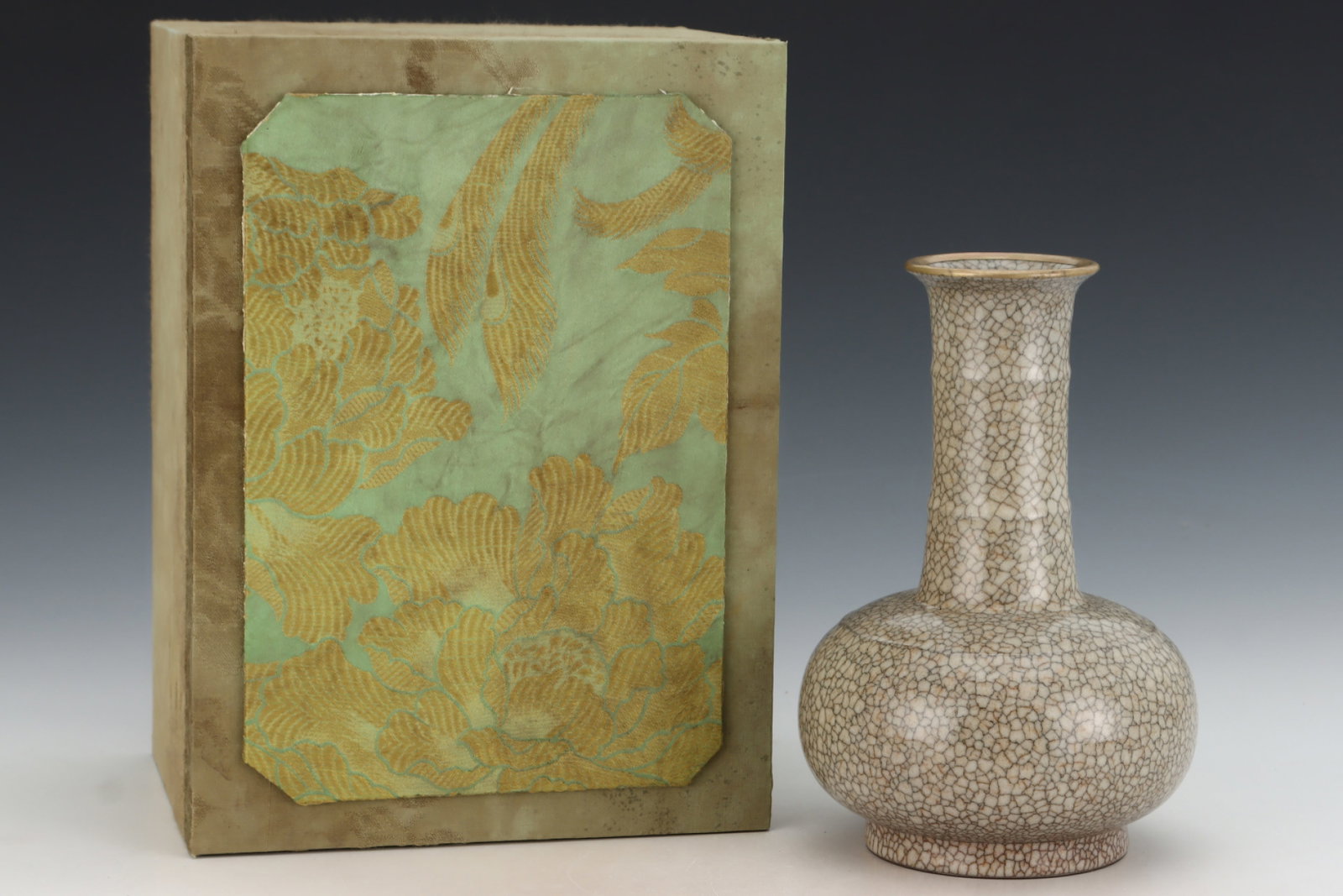 An Exquisite Ge yao Yellow Glazed Painted Gold Vase,with an Imperial Poem by Emperor Qianlong: An Exquisite Ge yao Yellow Glazed Painted Gold Vase,with an Imperial Poem by Emperor Qianlong,Song Dynasty,China,Size:8.8inx5.8in