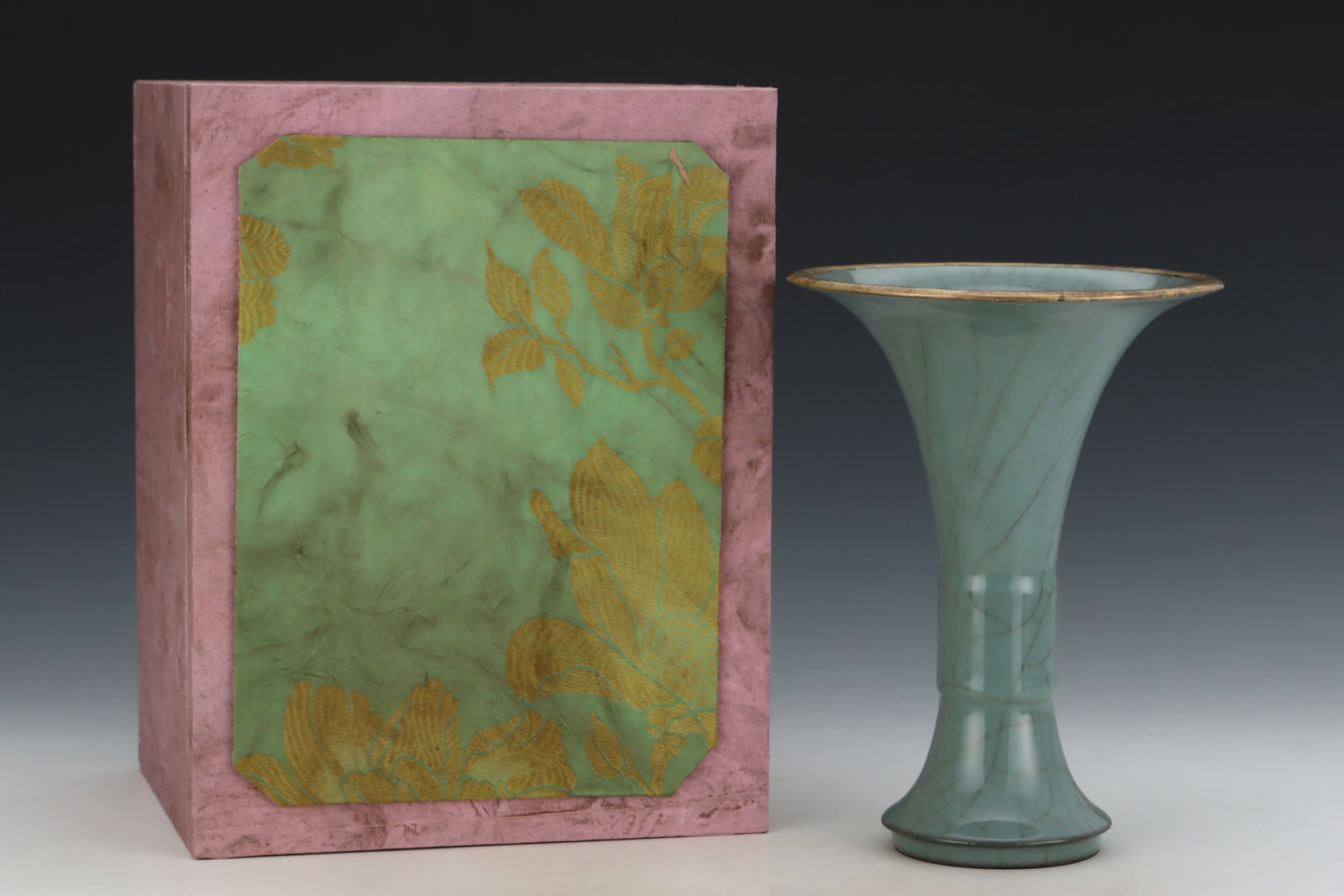 An Exquisite Guan yao Celadon Glazed Painted Gold Vase,with an Imperial Poem by Emperor Qianlong: An Exquisite Guan yao Celadon Glazed Painted Gold Vase,with an Imperial Poem by Emperor Qianlong,Song Dynasty,China,Size:9.3inx5.8in