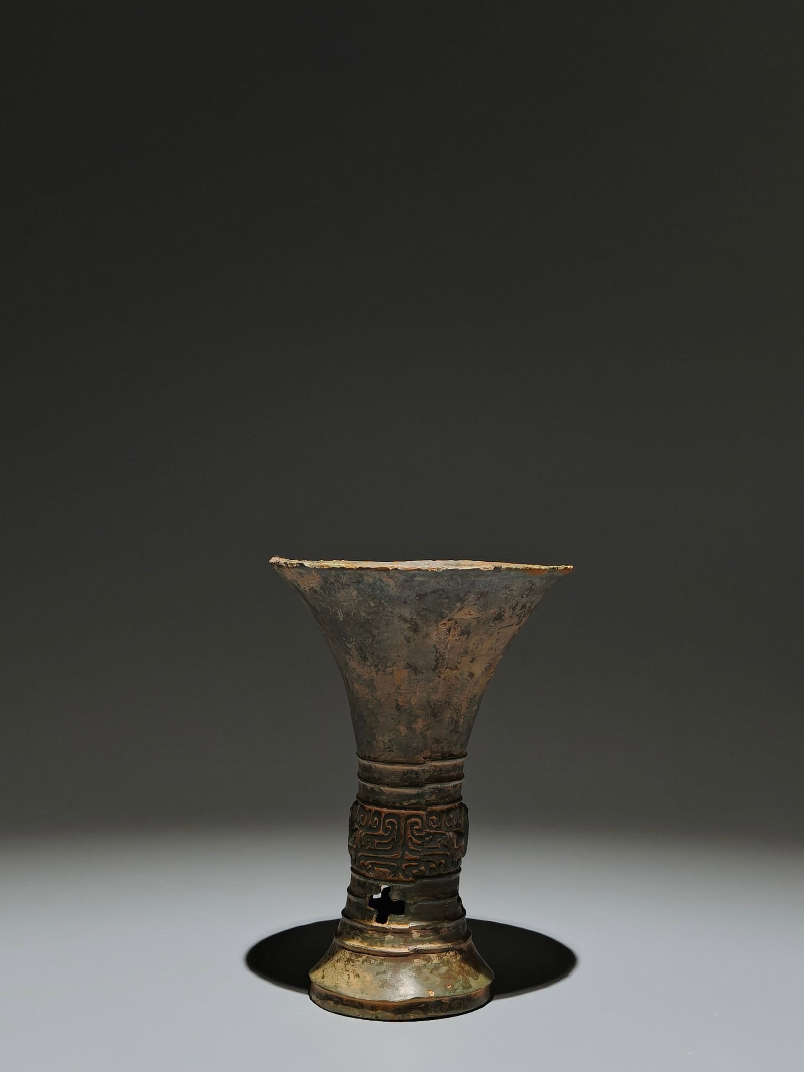 An Archaic Bronze Beast-Face Pattern Gu - 4