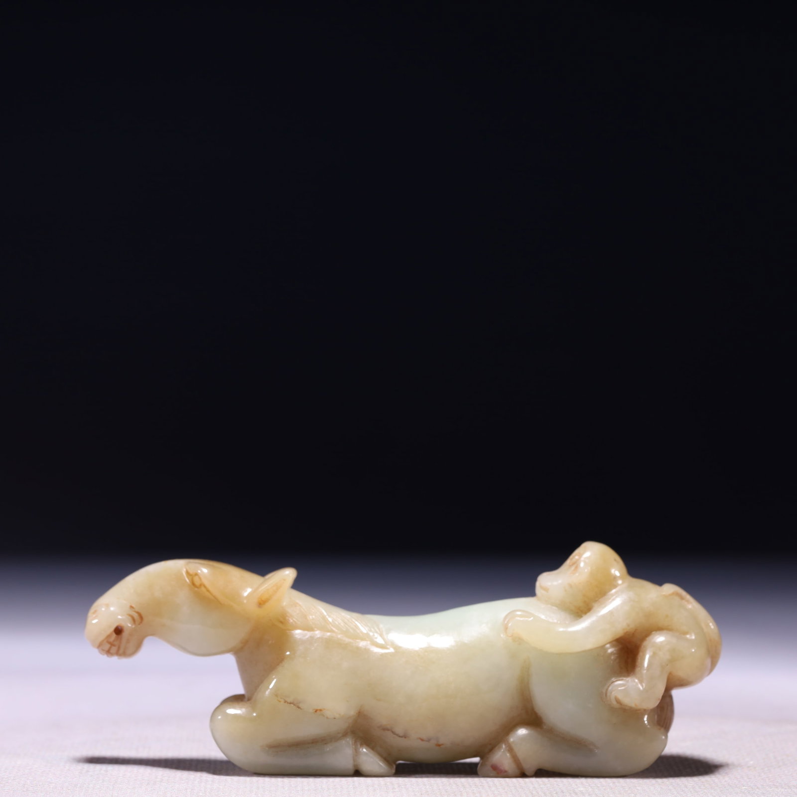 An Exquisite White Jade Horse Ornament: An Exquisite White Jade Horse Ornament,Qing Dynasty,China,Size:4.3inx0.8inx1.4in,Weight:153g 白玉骏马摆件,中国清代