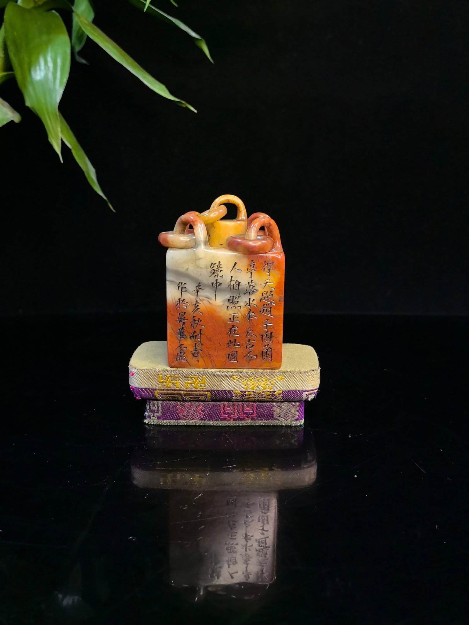 An Exquisite Tianhuang Stone Seal,with Poem: An Exquisite Tianhuang Stone Seal,with Poem,Qing Dynasty,China,Size:3.3inx2in,Weight:420g 田黄石印章,带诗文,中国清代