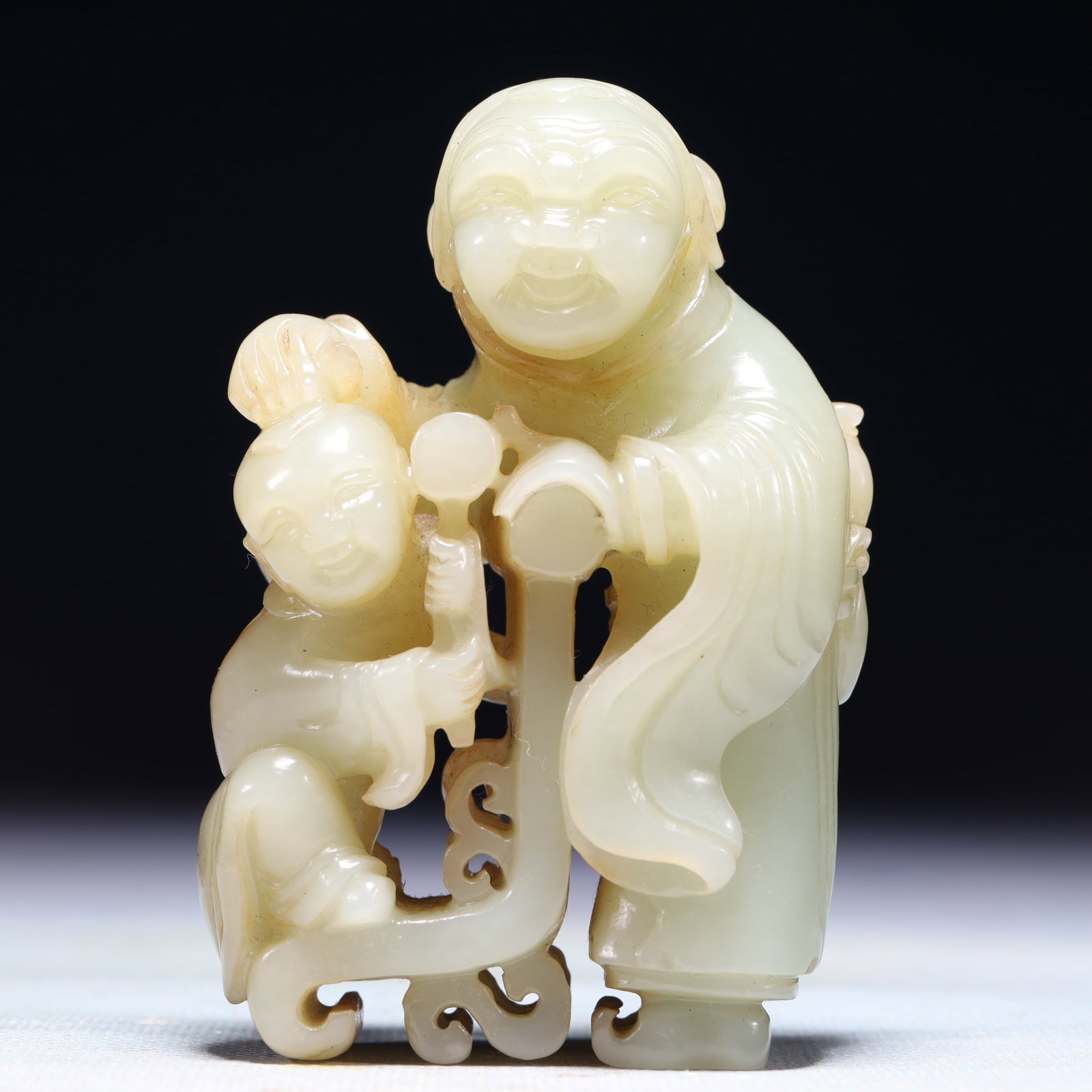 An Exquisite White Jade Figure Pattern Ornament: An Exquisite White Jade Figure Pattern Ornament,Qing Dynasty,China,Size:2.2inx1inx3.5in,Weight:273g 白玉人物纹摆件,中国清代