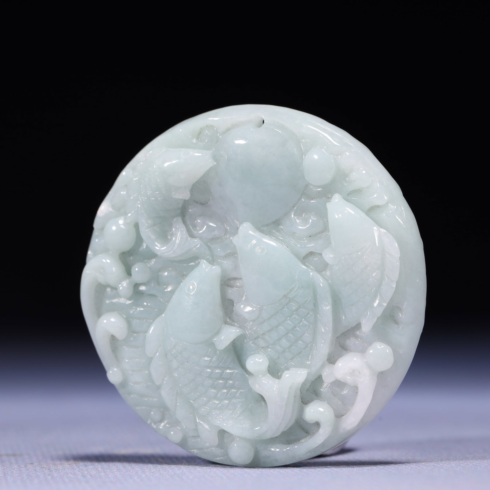 An Exquisite Jadeite Fish Pattern Pendant - 2