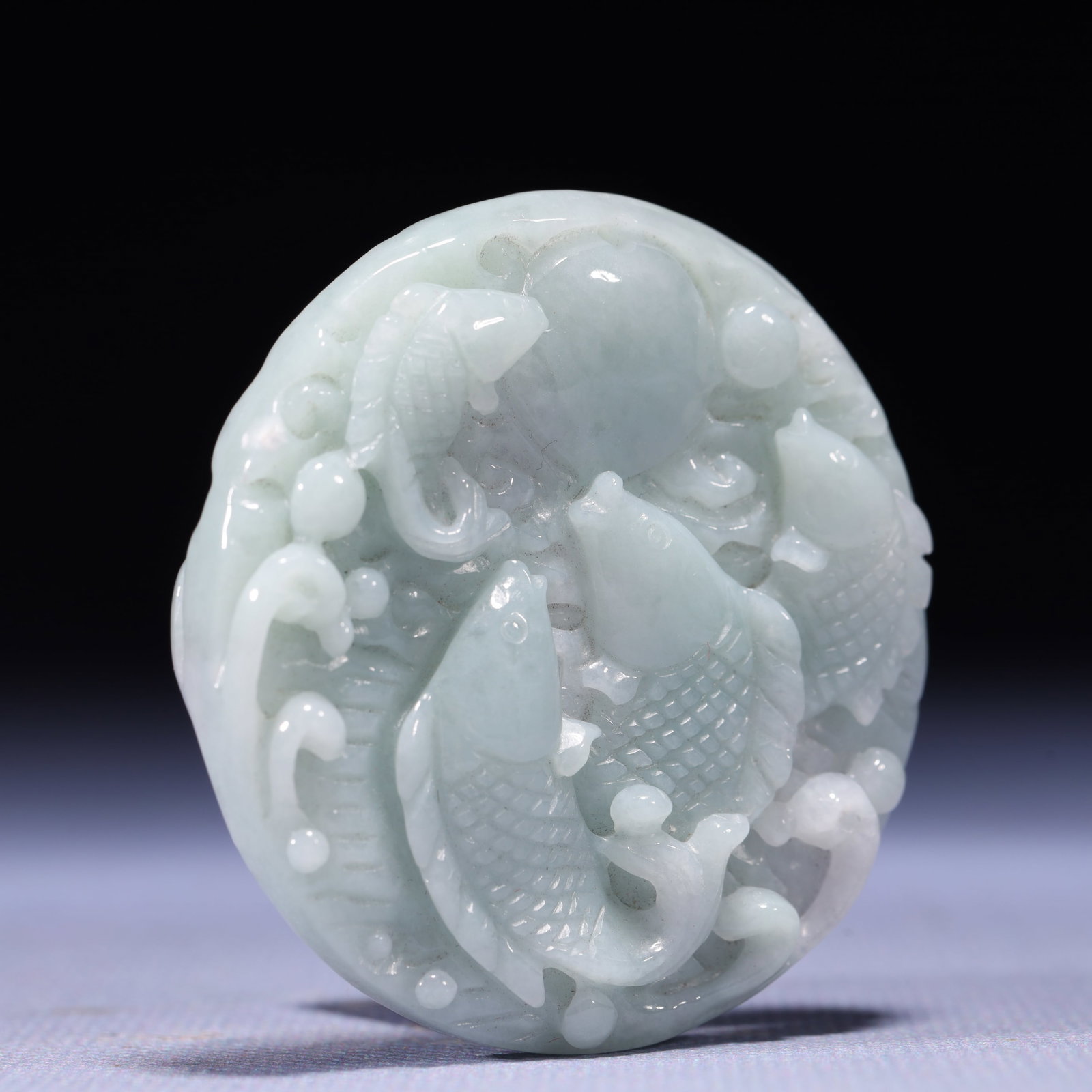 An Exquisite Jadeite Fish Pattern Pendant - 3