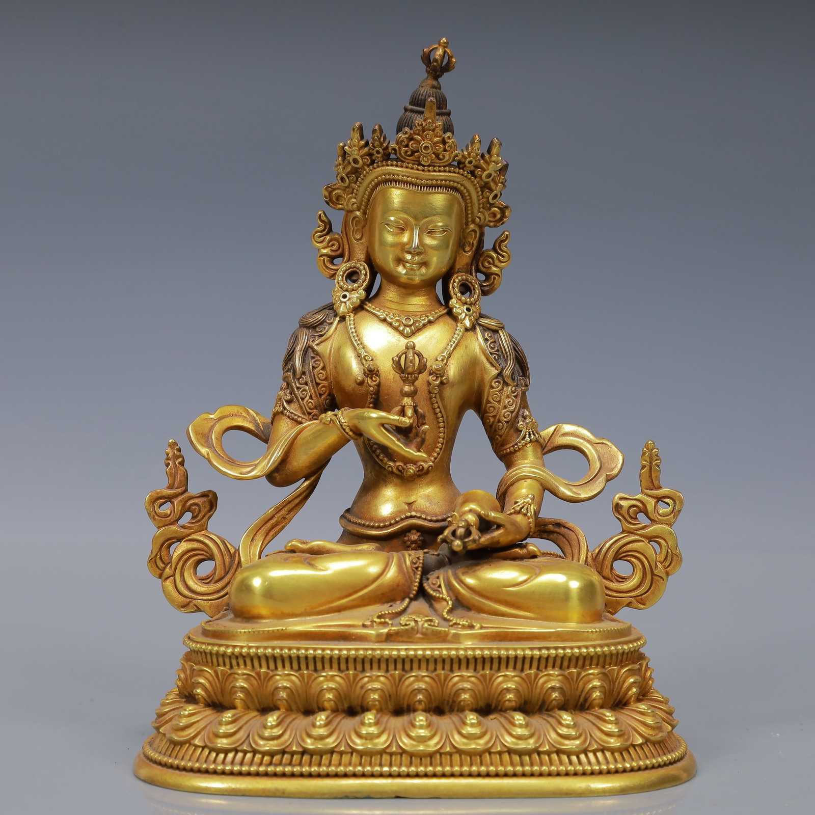 An Exquisite Gilt Bronze Statue of Vajrasattva: An Exquisite Gilt Bronze Statue of Vajrasattva,Ming Dynasty, China,Yongle Six-character Mark,Size:4.3inx3.1inx5.9in,Weight:1400g