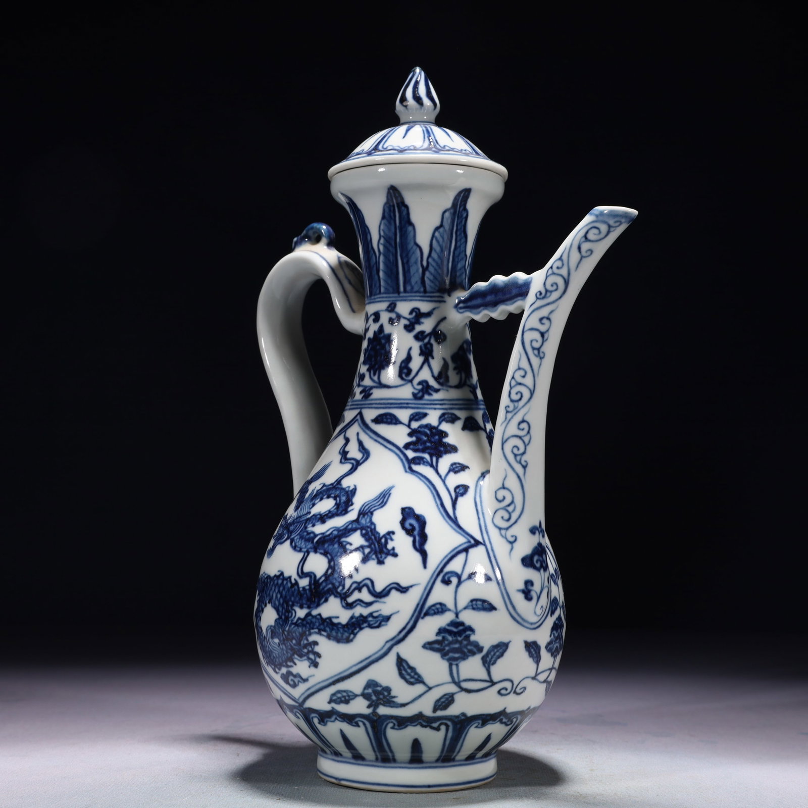 An Exquisite Blue and White Auspicious Cloud and Dragon Pattern Ewer - 4