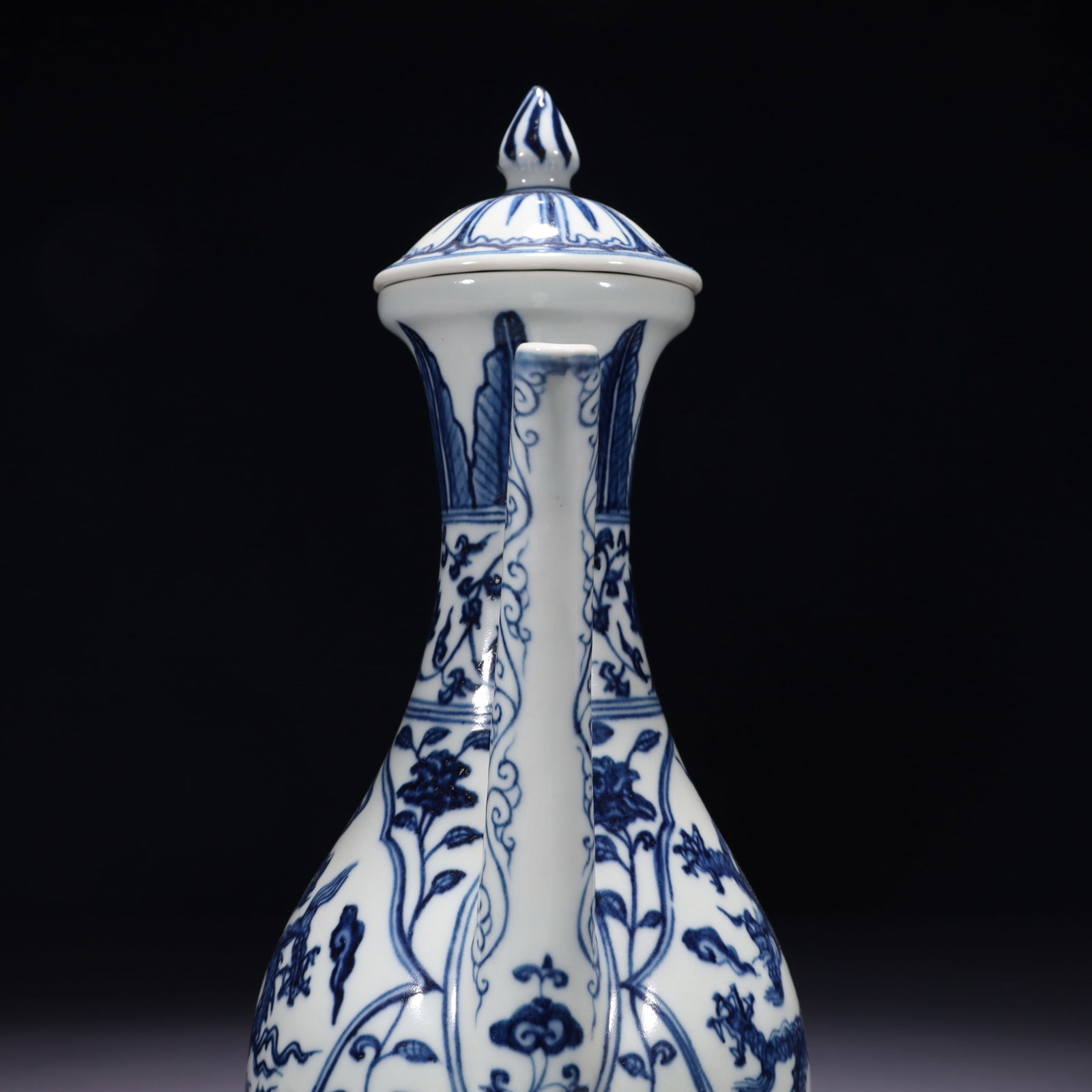 An Exquisite Blue and White Auspicious Cloud and Dragon Pattern Ewer - 6