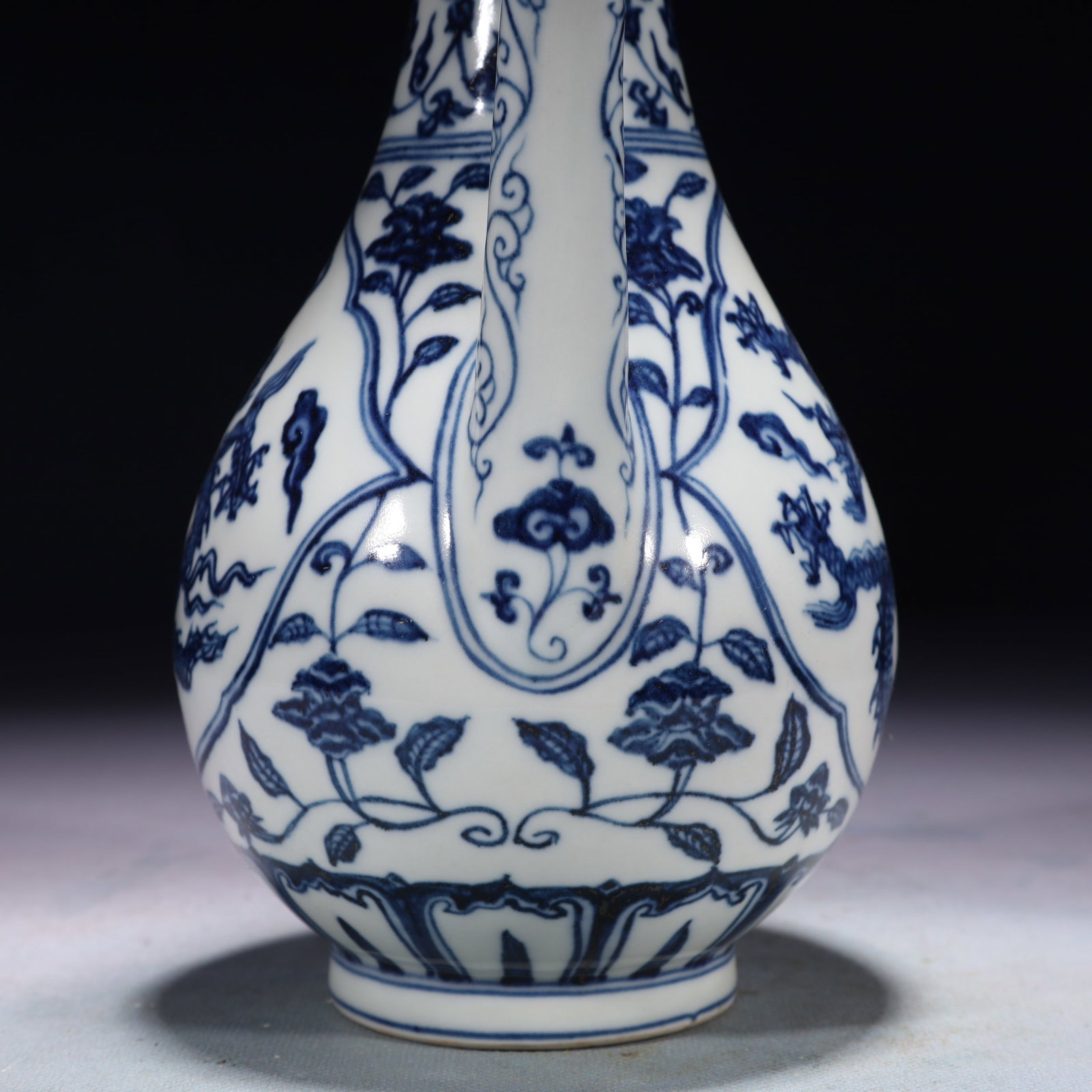 An Exquisite Blue and White Auspicious Cloud and Dragon Pattern Ewer - 7