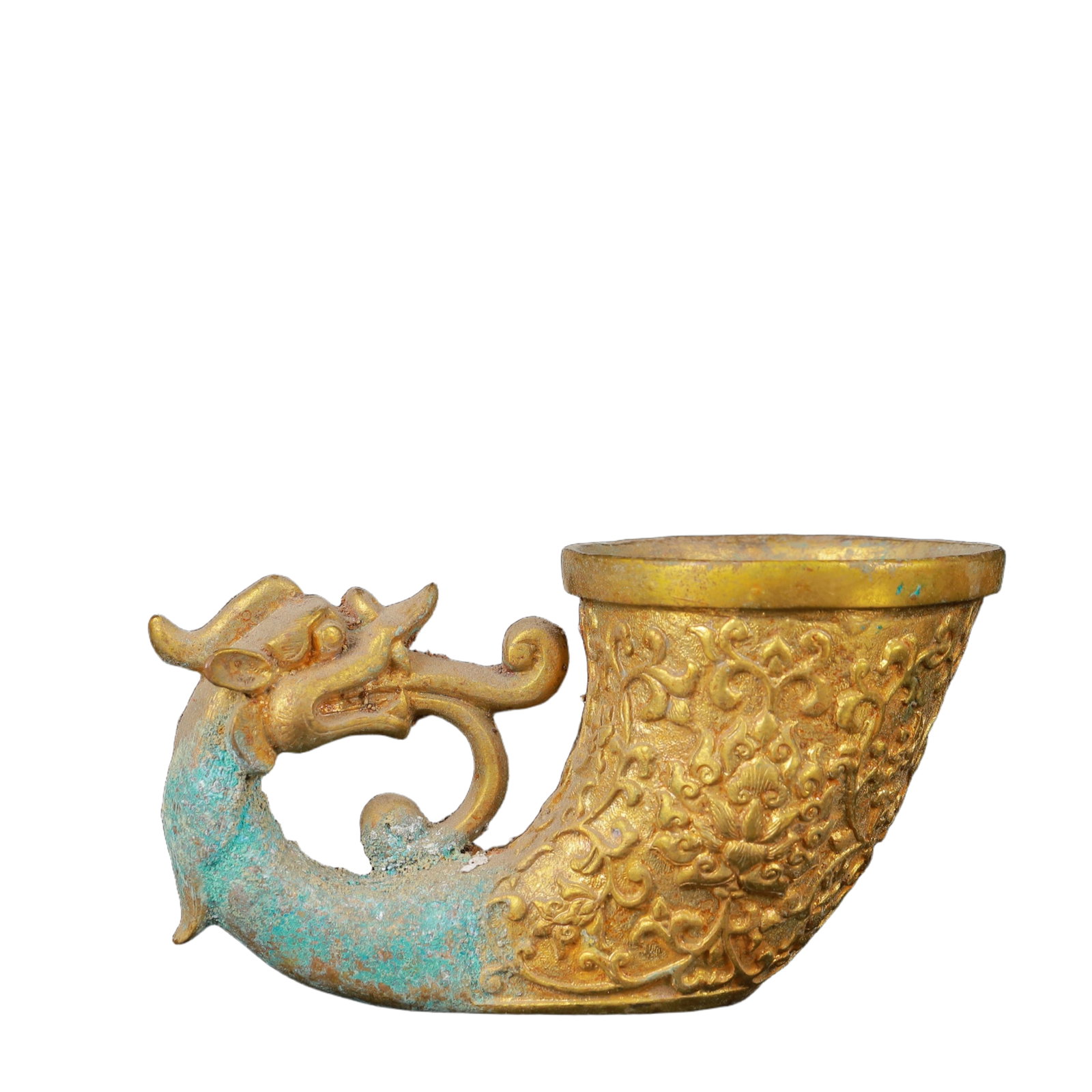 An Exquisite Gilt Bronze Dragon Cup: An Exquisite Gilt Bronze Dragon Cup,Qing Dynasty,China,Size:5.1inx2.6inx2.8in,Weight:742g 铜鎏金龙杯,中国清代