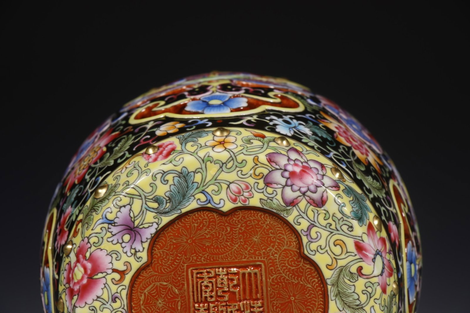 An Exquisite Enamel Lotus Pattern Stool - 8