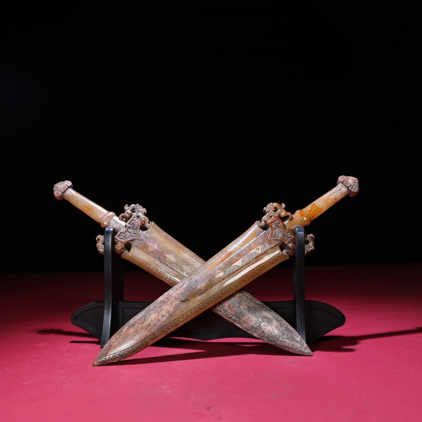 A Pair of Exquisite White Jade Dragon Pattern Swords: A Pair of Exquisite White Jade Dragon Pattern Swords,Qing Dynasty,China,Size:10.8inx2.3inx0.6in,Weight:340g 一对白玉龙纹剑,中国清代