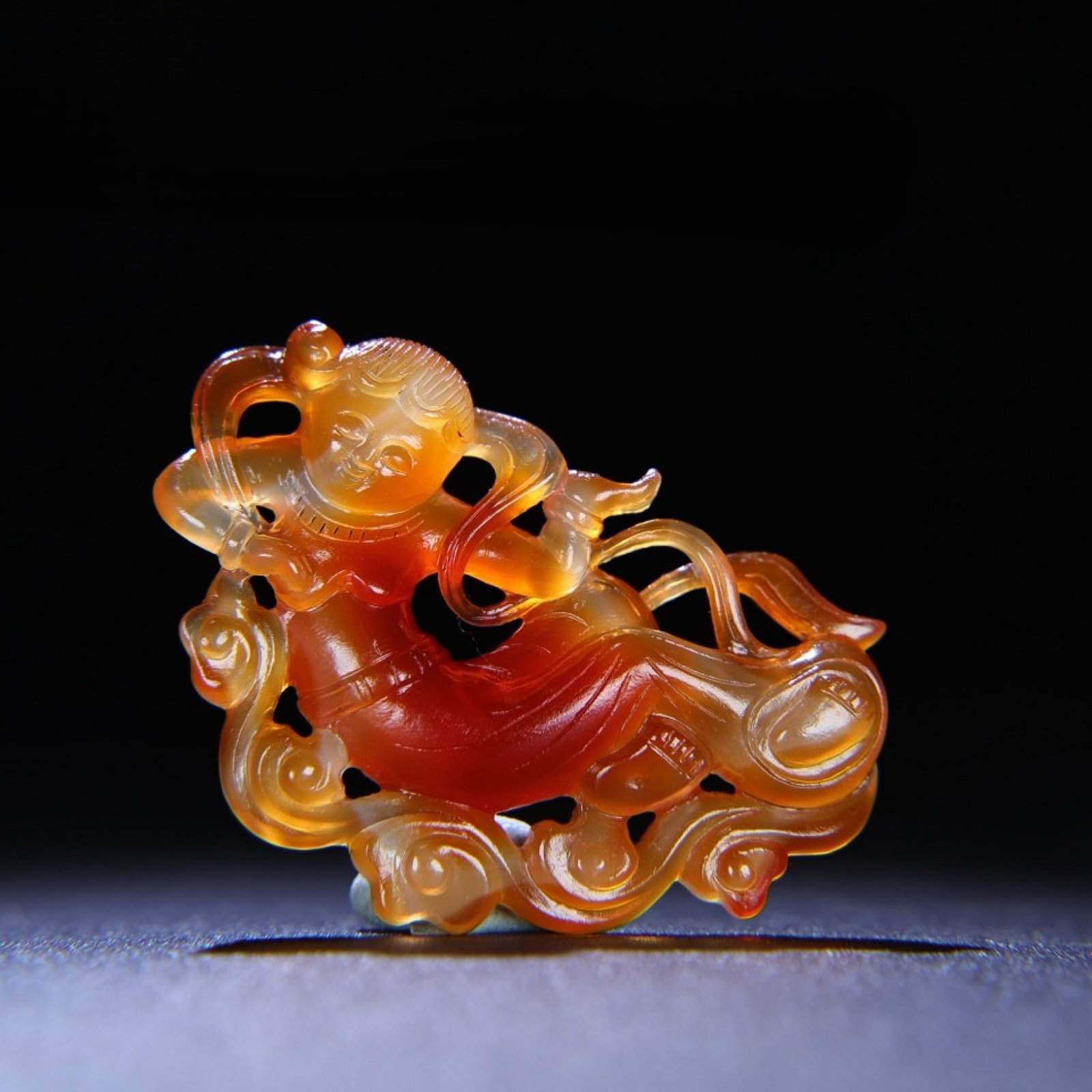 An Exquisite Agate Figure Ornament: An Exquisite Agate Figure Ornament,Qing Dynasty,China,Size:2.9inx2inx0.5in,Weight:40g 玛瑙人物摆件,中国清代