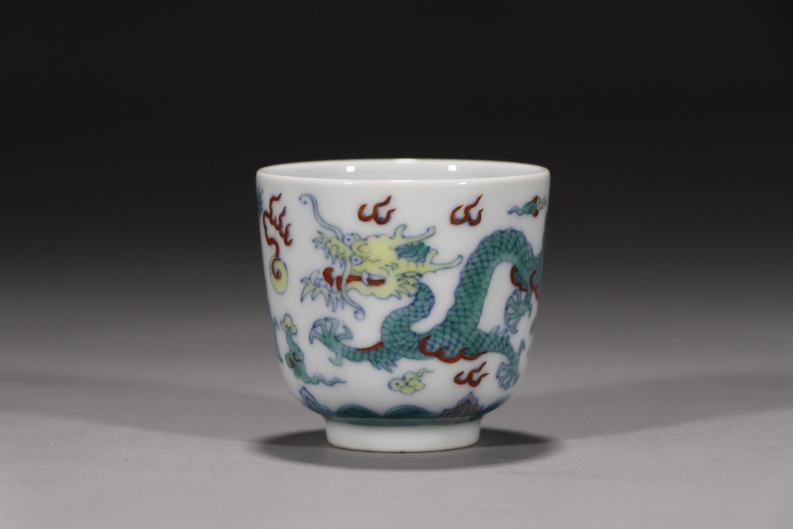 An Exquisite Doucai Auspicious Cloud and Dragon Pattern Cup - 3