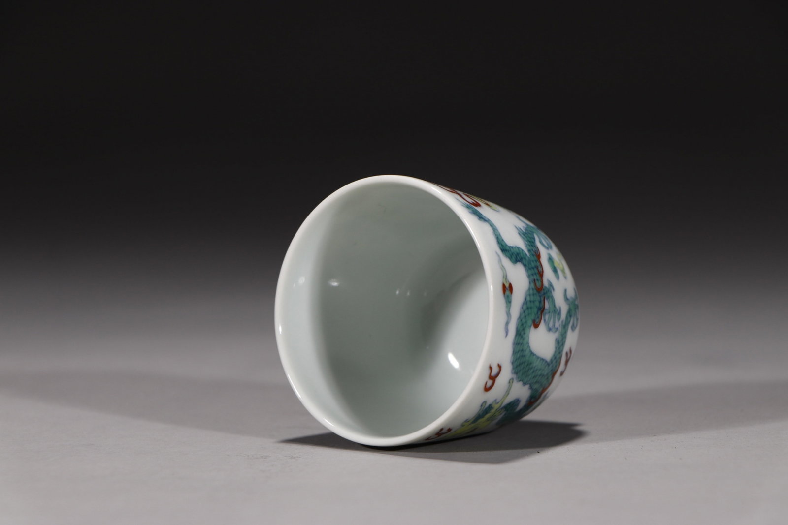An Exquisite Doucai Auspicious Cloud and Dragon Pattern Cup - 4