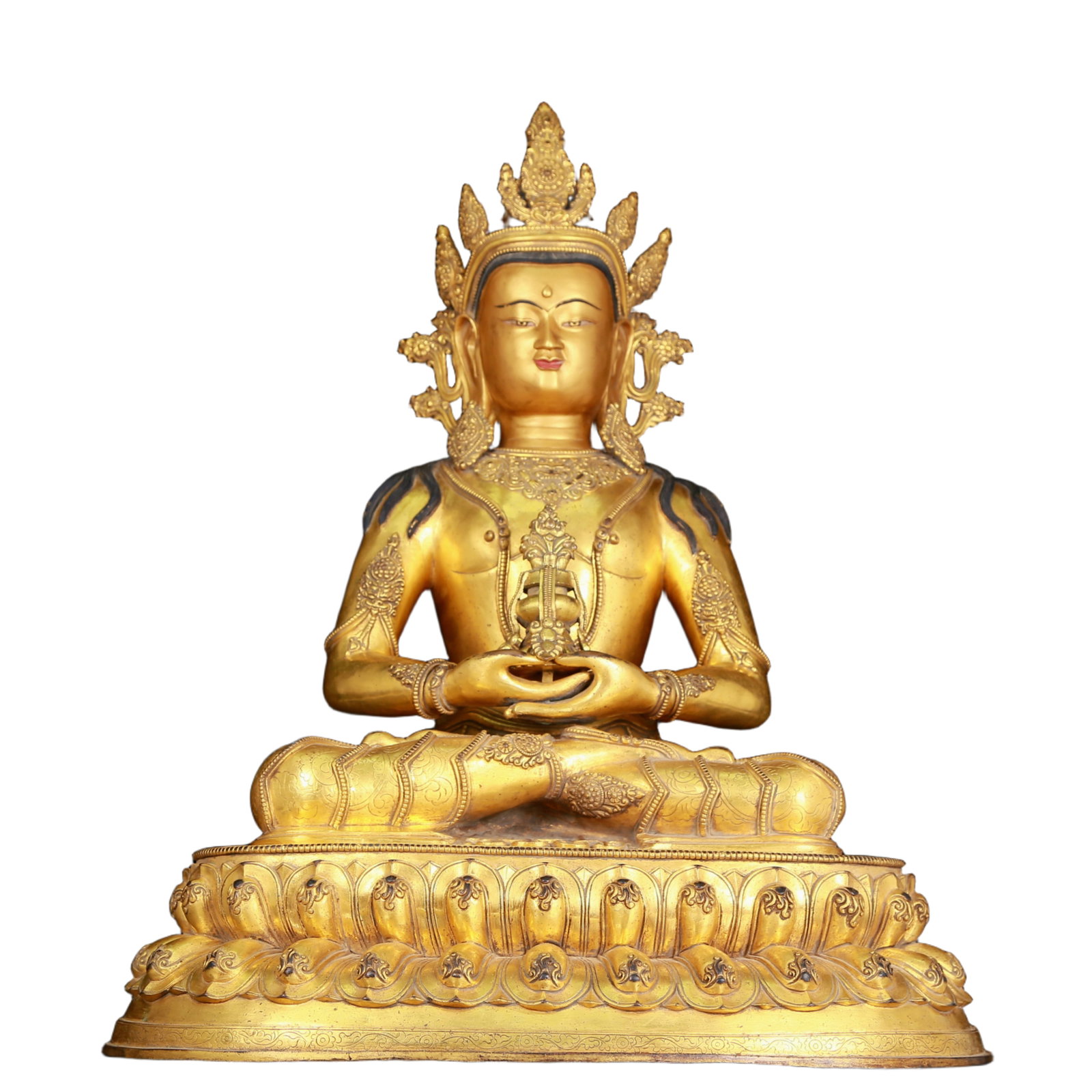 A huge gilt bronze statue of Amitayus Buddha: huge gilt bronze statue of Amitayus Buddha Ming Dynasty, China. The Buddha's face has clear outlines, deep eyes, a solemn and kind expression, and the corners of his mouth are slightly upturned, as