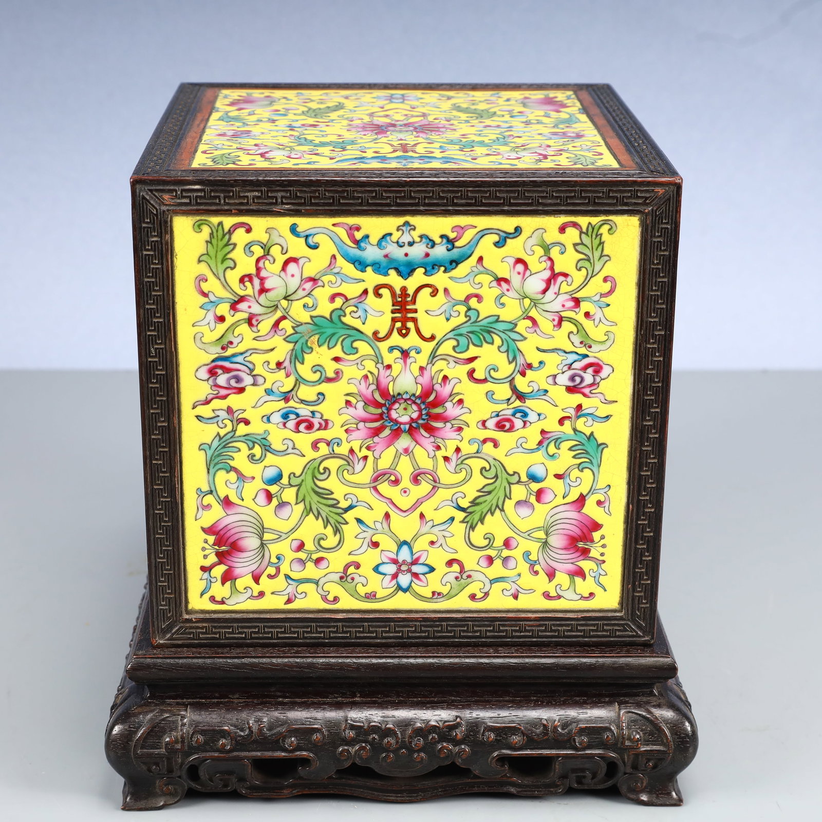 An Exquisite Zitanwood Inlaid Painted Enamel Lotus Pattern Cover Box (1 of 11)