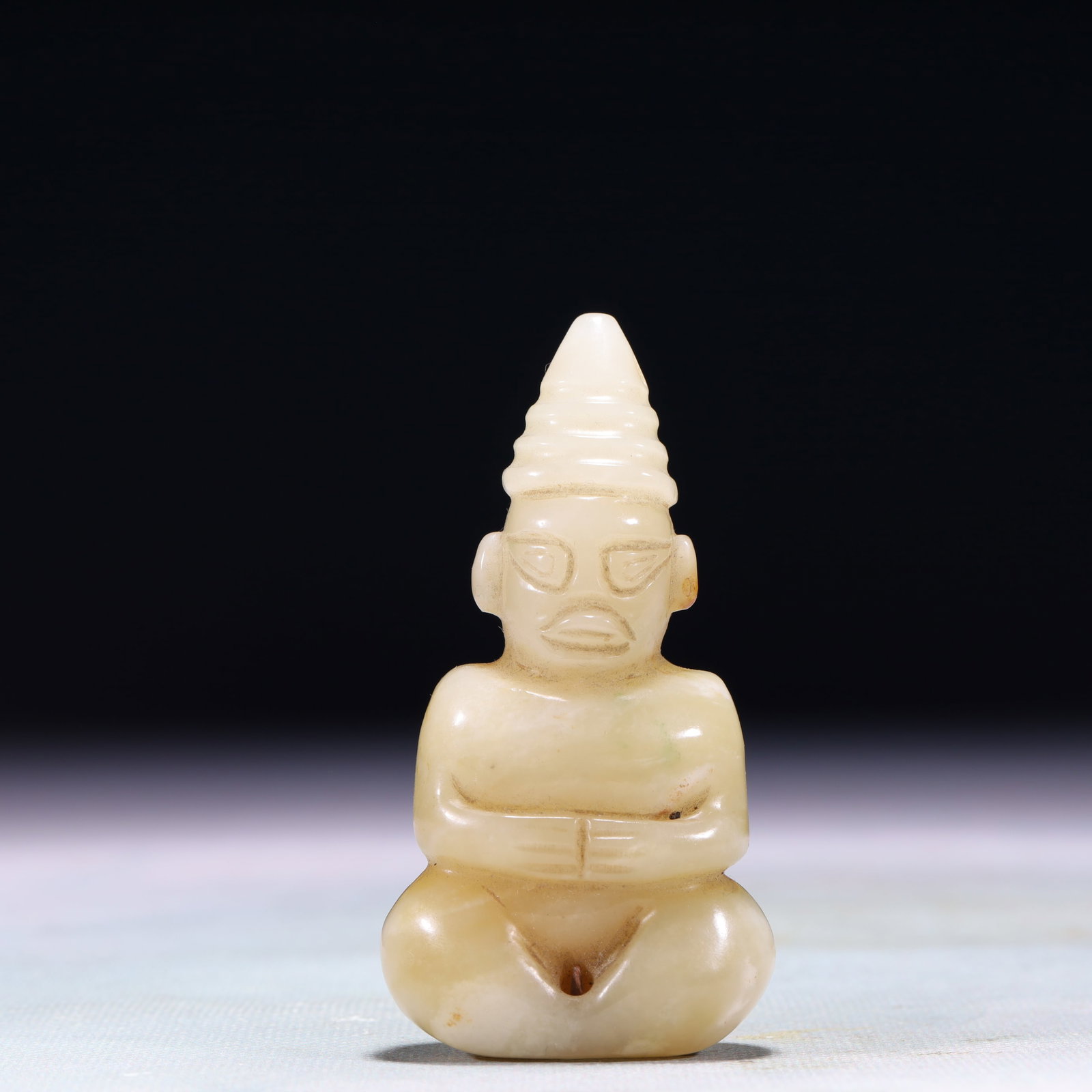 An Exquisite White Jade Figure Ornament: An Exquisite White Jade Figure Ornament,Qing Dynasty,China,Size:1.6inx0.8inx3.1in,Weight:119.8g 白玉人物摆件,中国清代