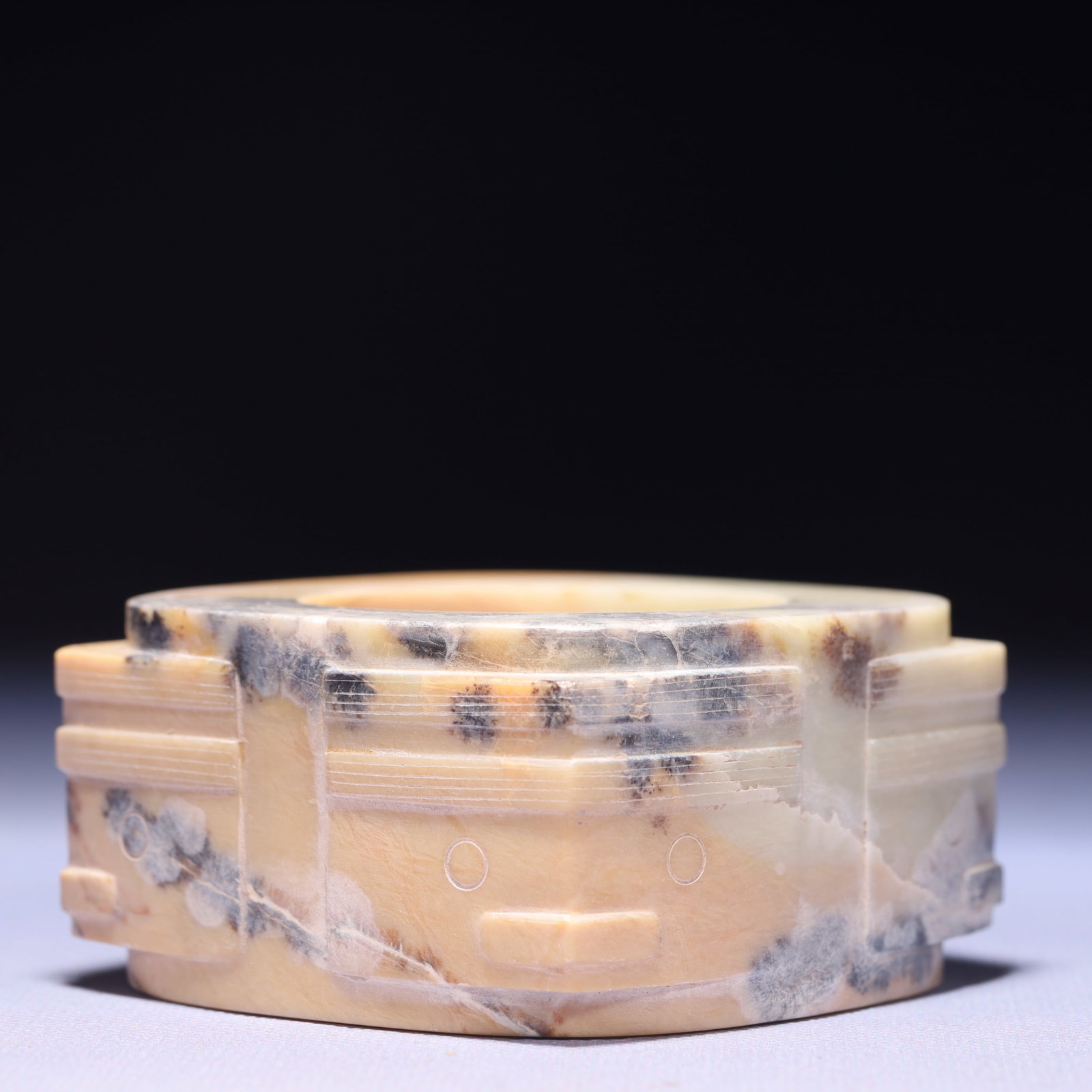 An Archaic Hongshan Culture Yellow Jade Beast-Face Pattern Jade Cong: An Archaic Hongshan Culture Yellow Jade Beast-Face Pattern Jade Cong,Ancient Time,China,Size:3.1inx1.6in,Weight:384g 红山文化黄玉兽面纹玉