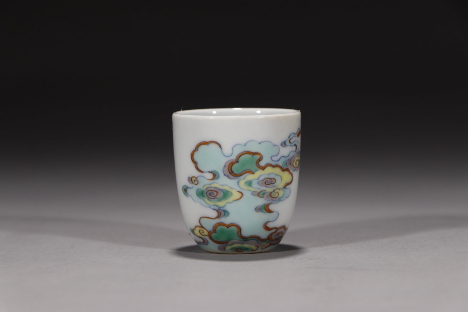 An Exquisite Doucai Auspicious Cloud Pattern Cup - 4