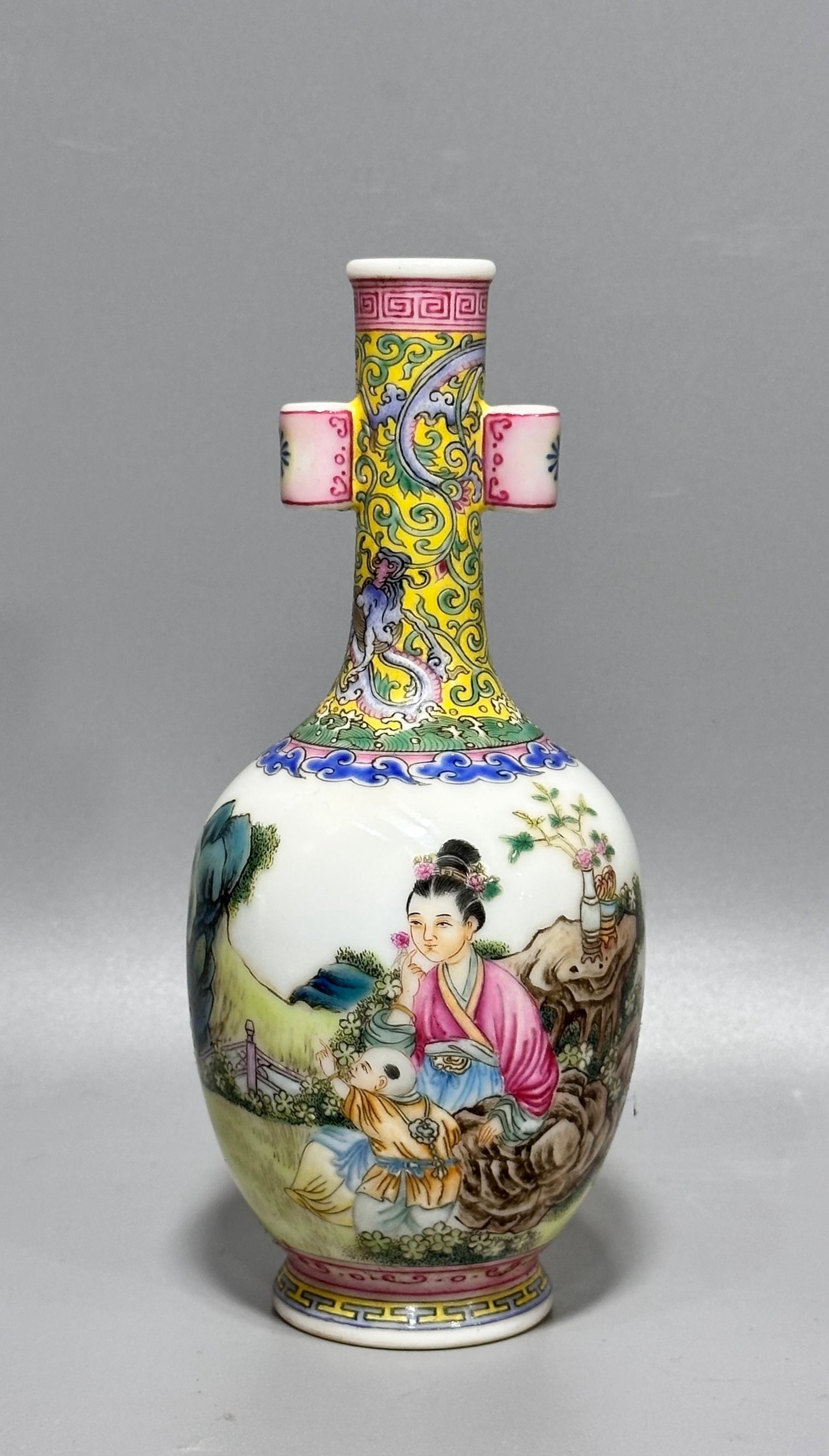 An Exquisite Enamel Character and Story Pattern Double-Ears Vase: An Exquisite Enamel Character and Story Pattern Double-Ears Vase,Qing Dynasty,China,Qianlong Four-character Mark,Size:6.3inx2.9in 珐琅彩人物故事纹ࡡ