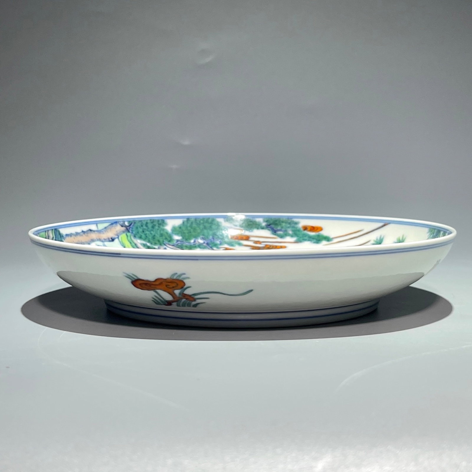 An Exquisite Doucai Pine and Crane Pattern Plate - 6