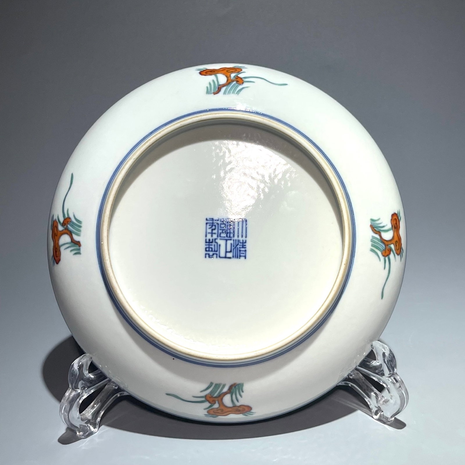 An Exquisite Doucai Pine and Crane Pattern Plate - 7