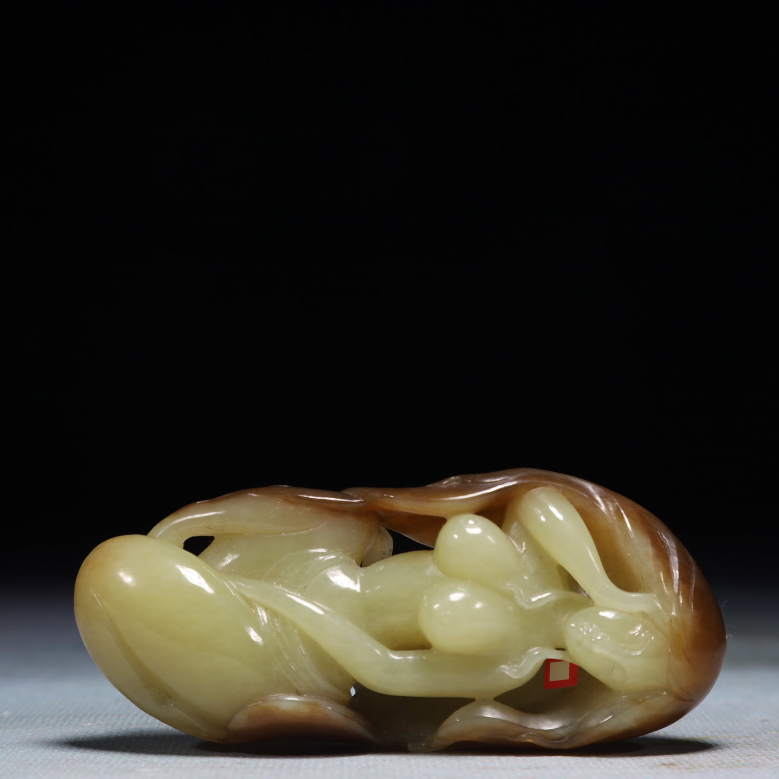 An Exquisite White Jade Figure Pendant: An Exquisite White Jade Figure Pendant,Qing Dynasty,China,Size:1.2inx0.6inx3.5in,Weight:112g 白玉人物佩,中国清代