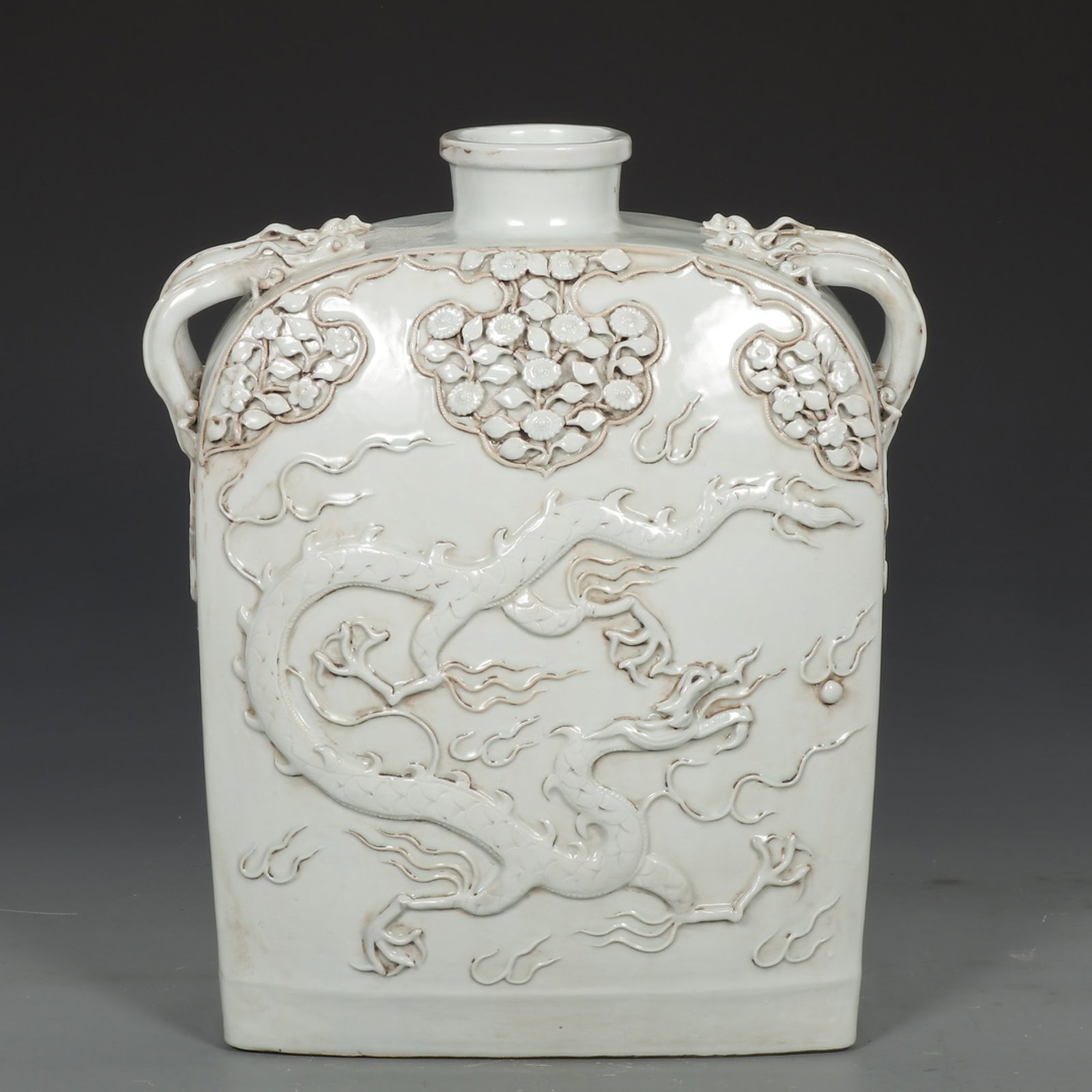 A Huge White Glazed Auspicious Cloud and Dragon Pattern Pot - 6