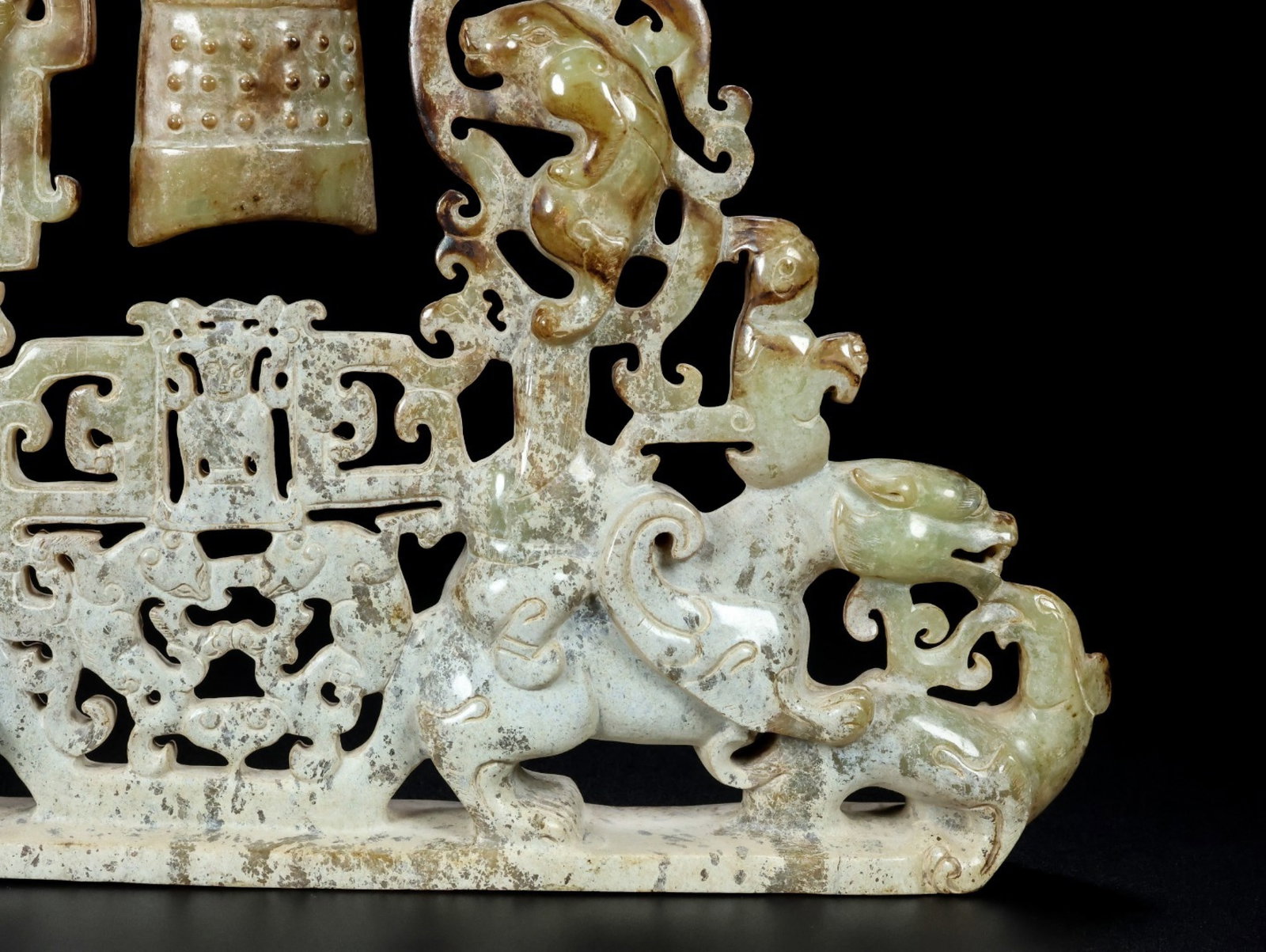 An Exquisite White Jade Figure Pattern Chime - 8