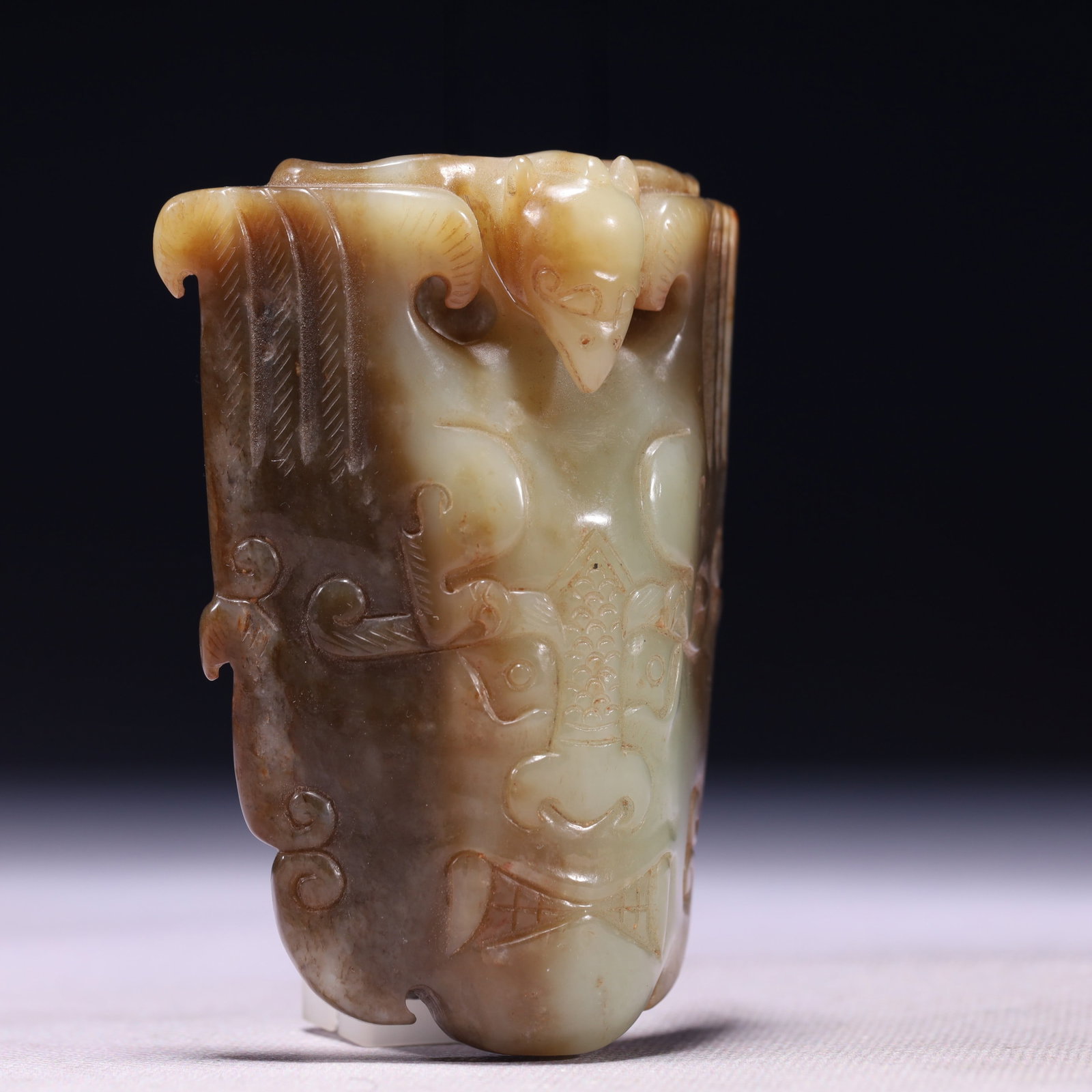 An Exquisite White Jade Beast-Face Pattern Buckle - 3