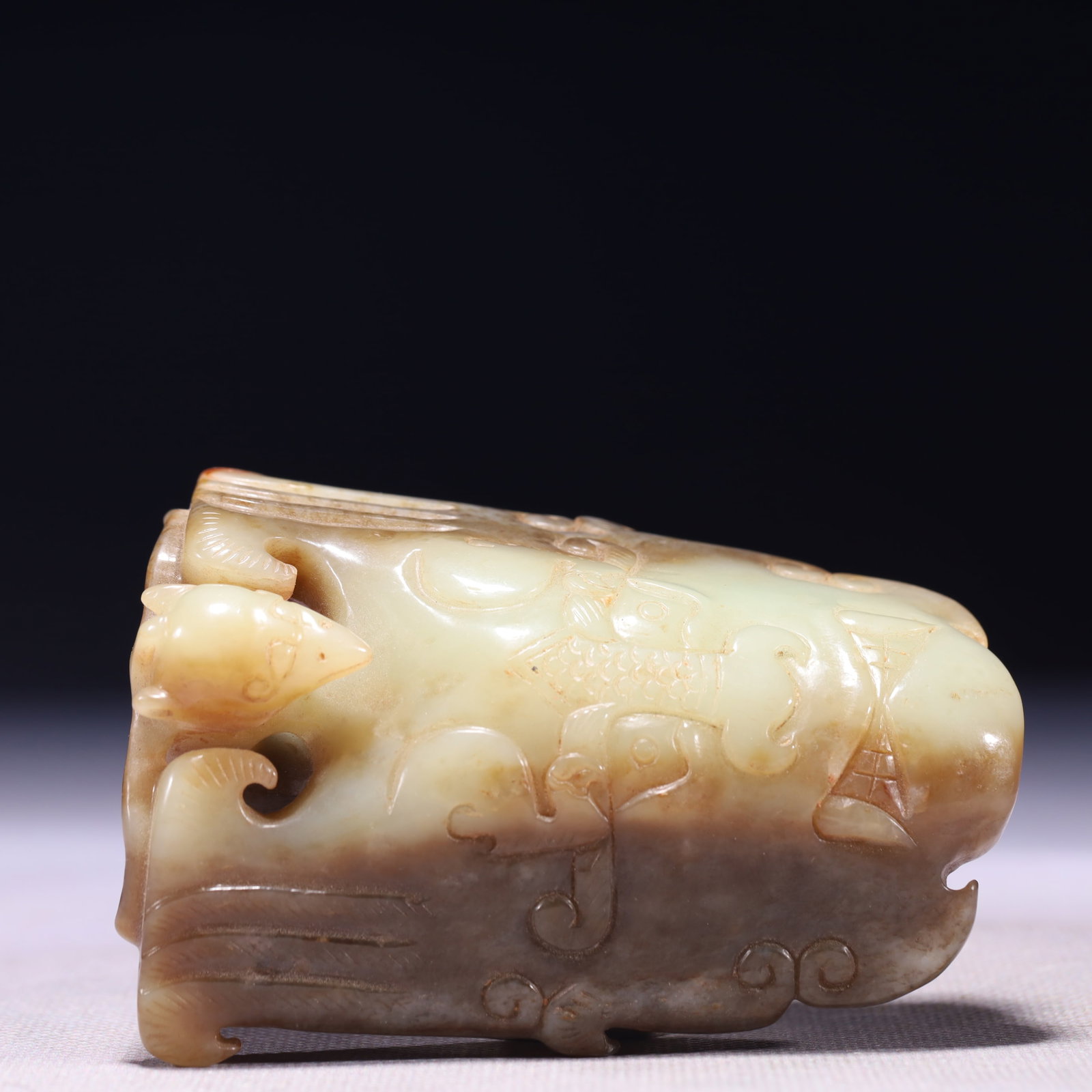An Exquisite White Jade Beast-Face Pattern Buckle - 5