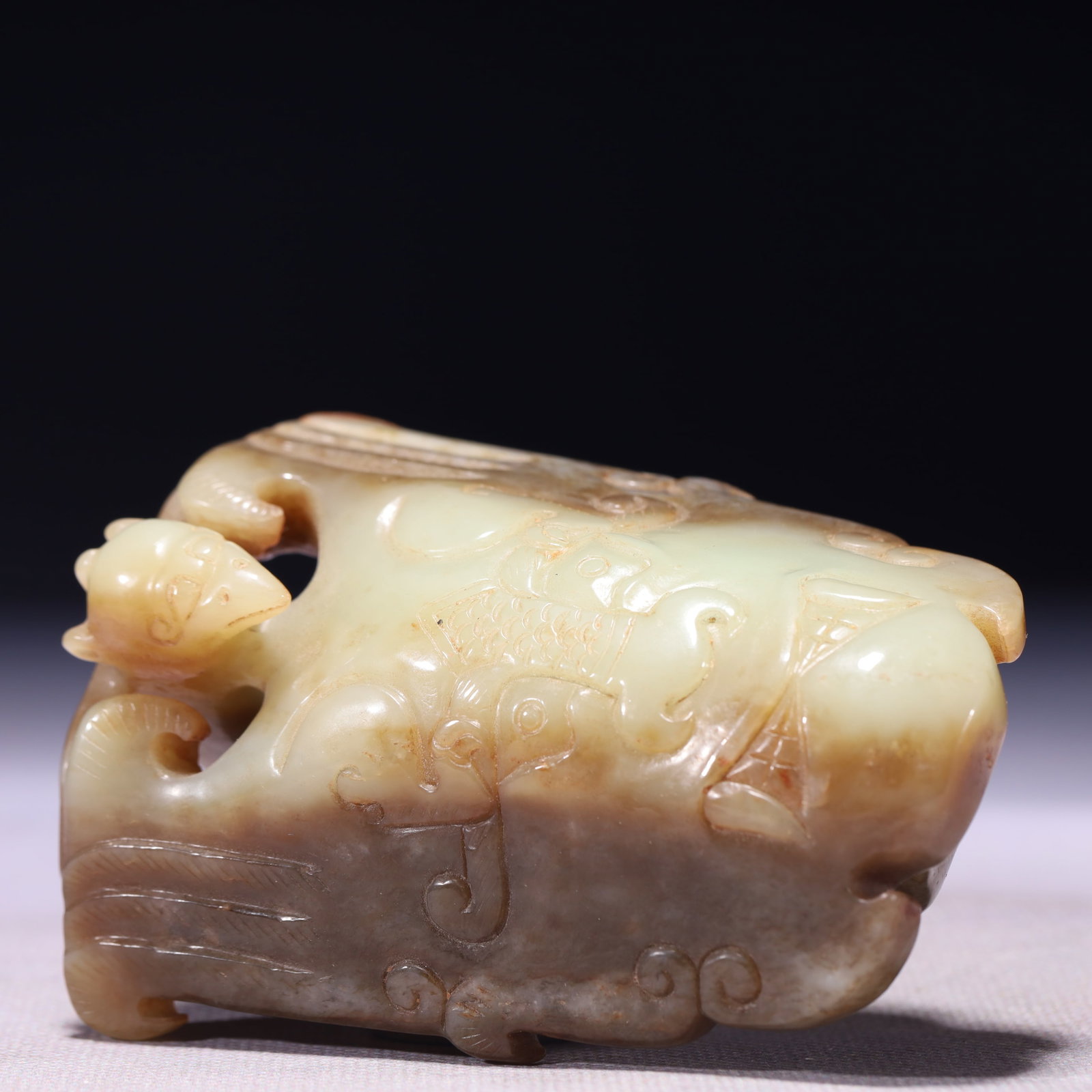 An Exquisite White Jade Beast-Face Pattern Buckle - 6