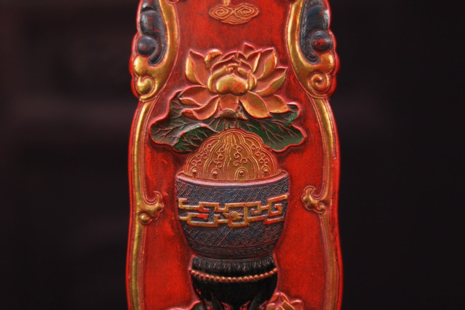 An Exquisite Cinnabar Flower Pattern Ornament - 4