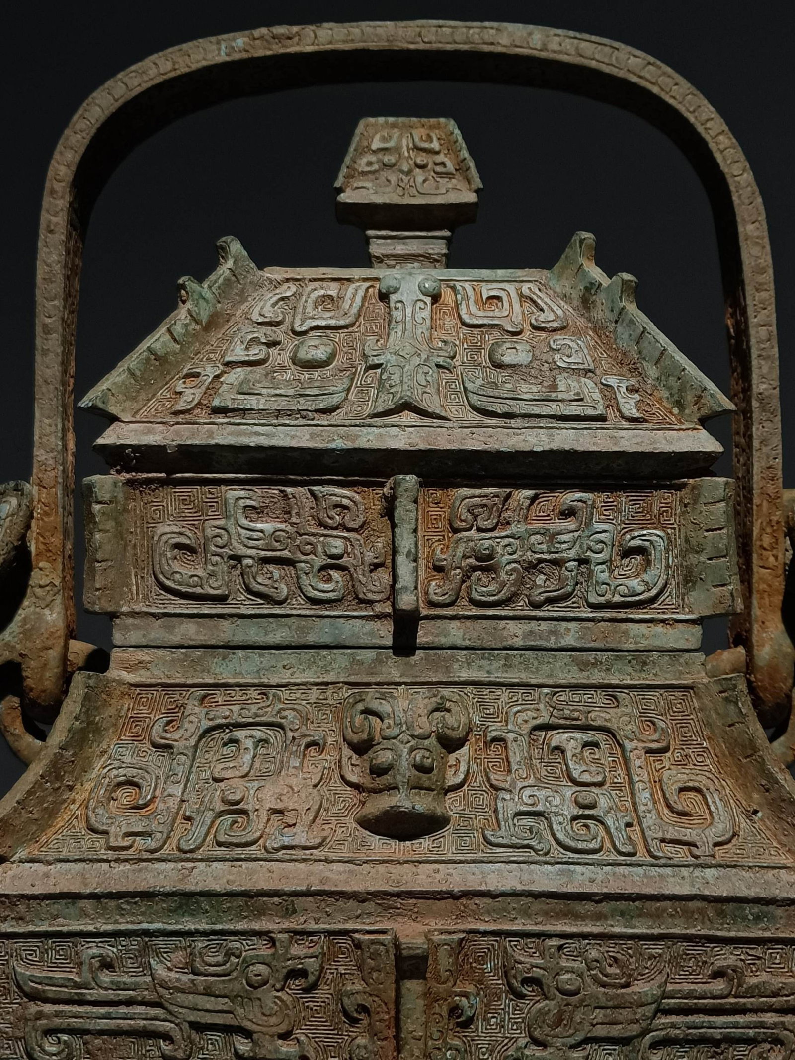 An Archaic Bronze Beast-Face Pattern Loop-Handled Jar - 2