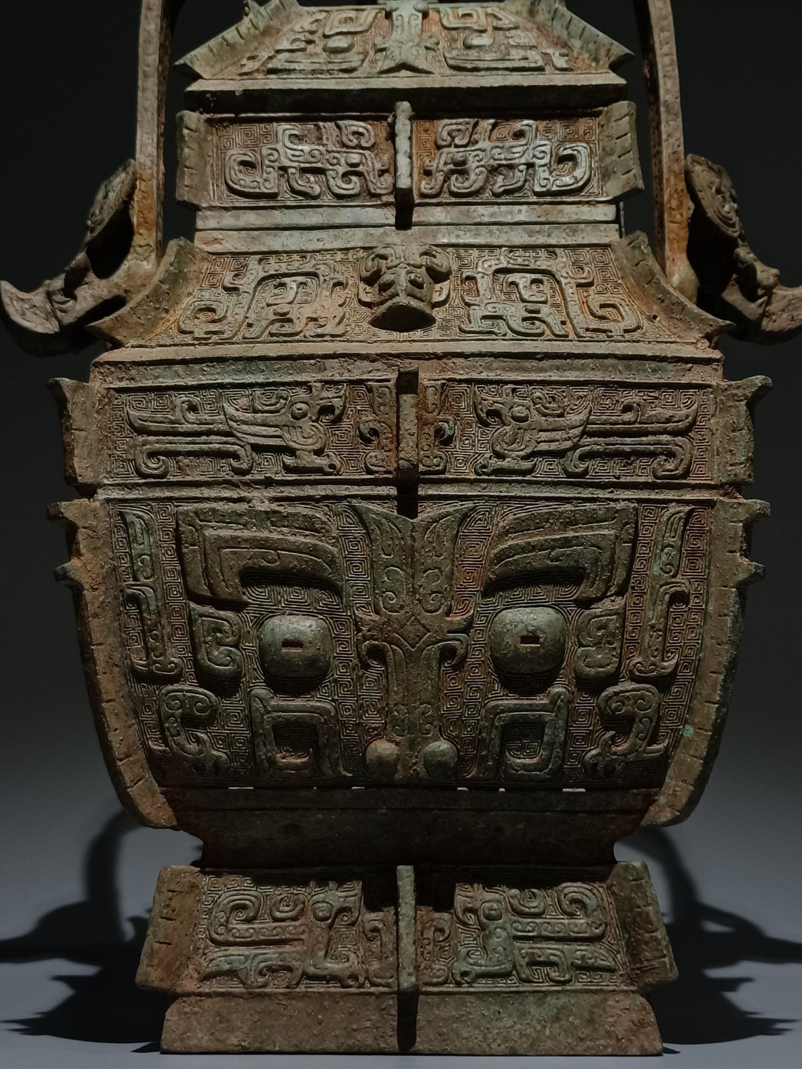 An Archaic Bronze Beast-Face Pattern Loop-Handled Jar - 3