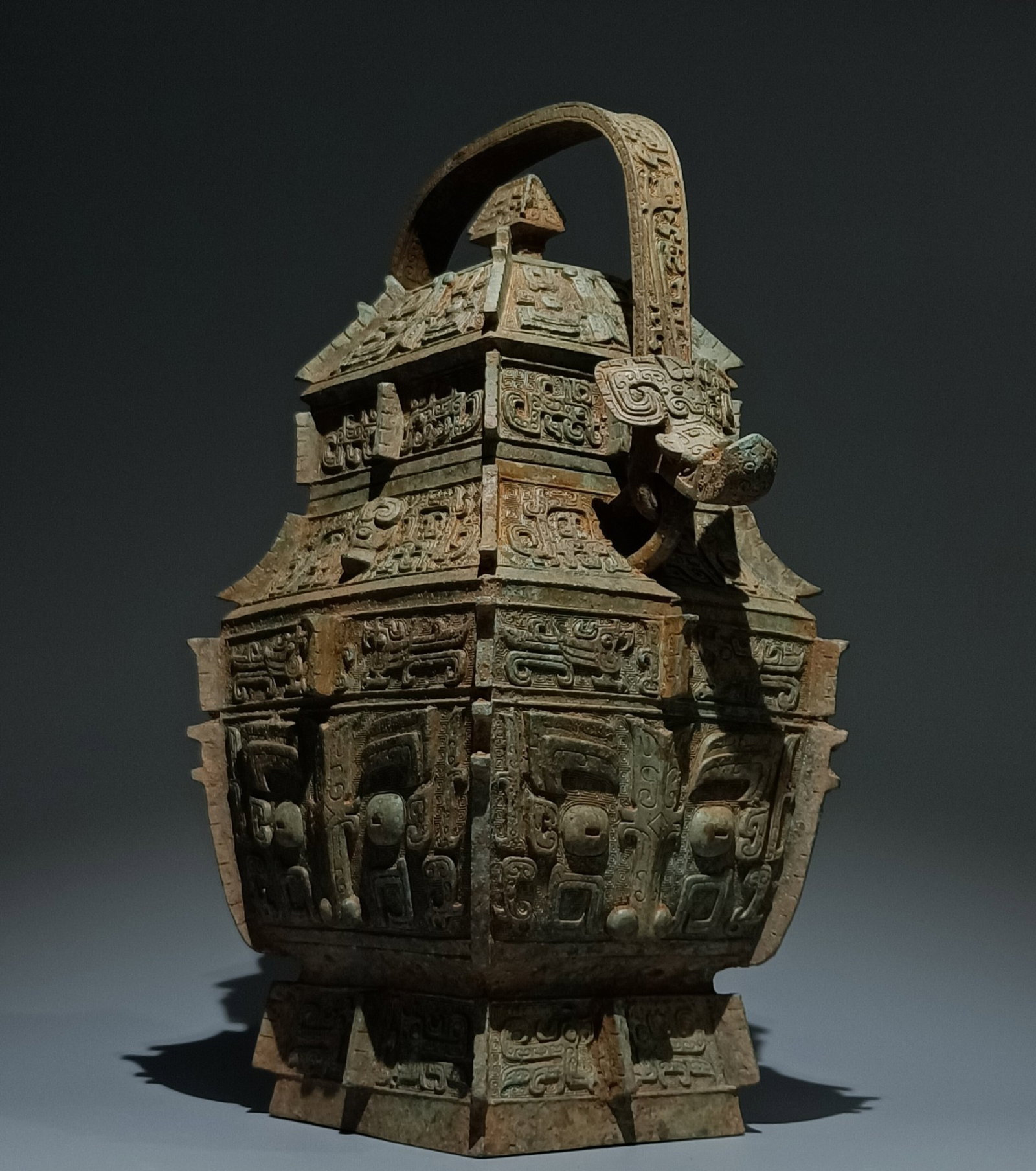 An Archaic Bronze Beast-Face Pattern Loop-Handled Jar - 4