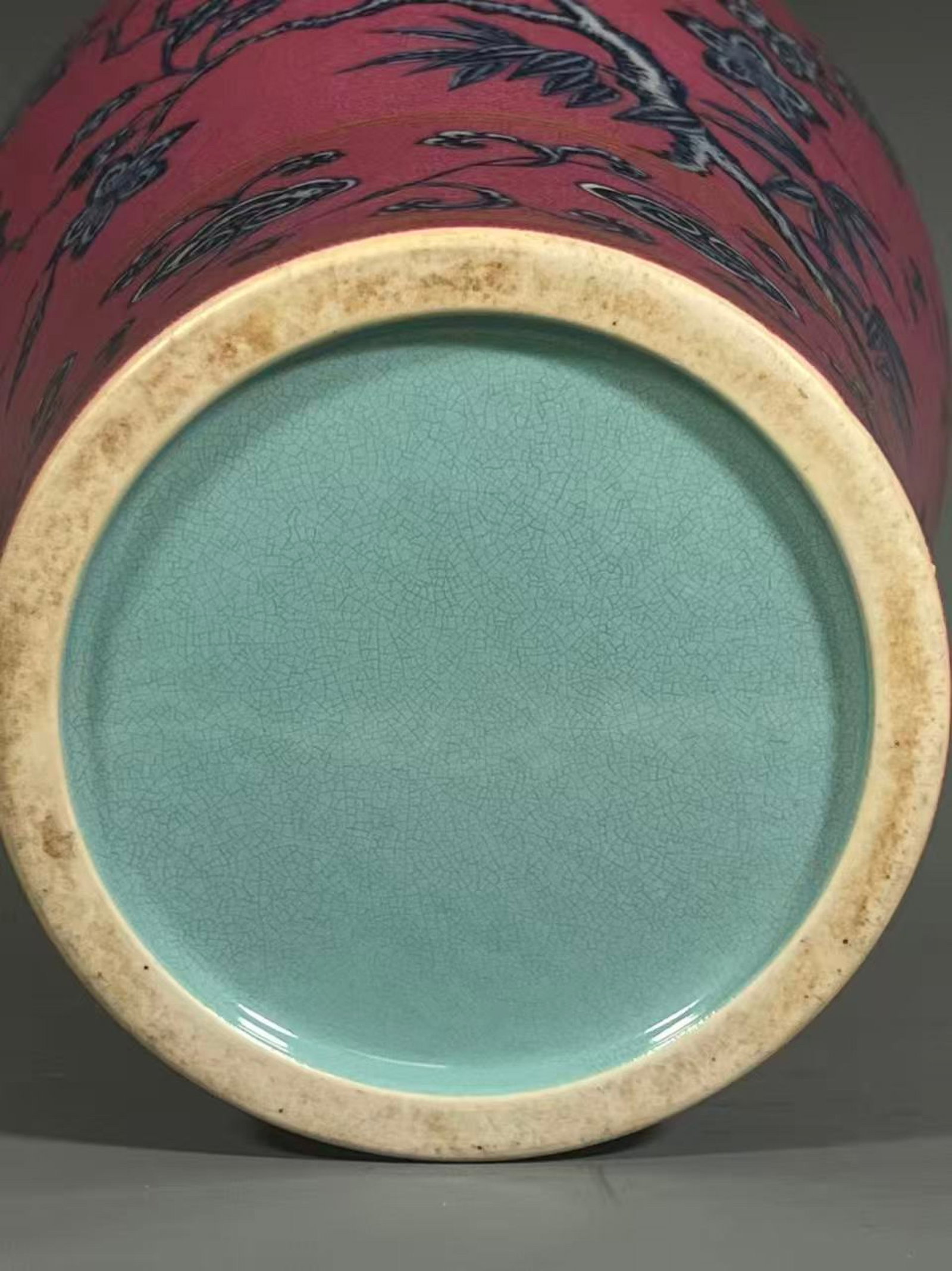 A Rare Ruby Red-Glazed Blue and White Flower Pattern Vase - 8